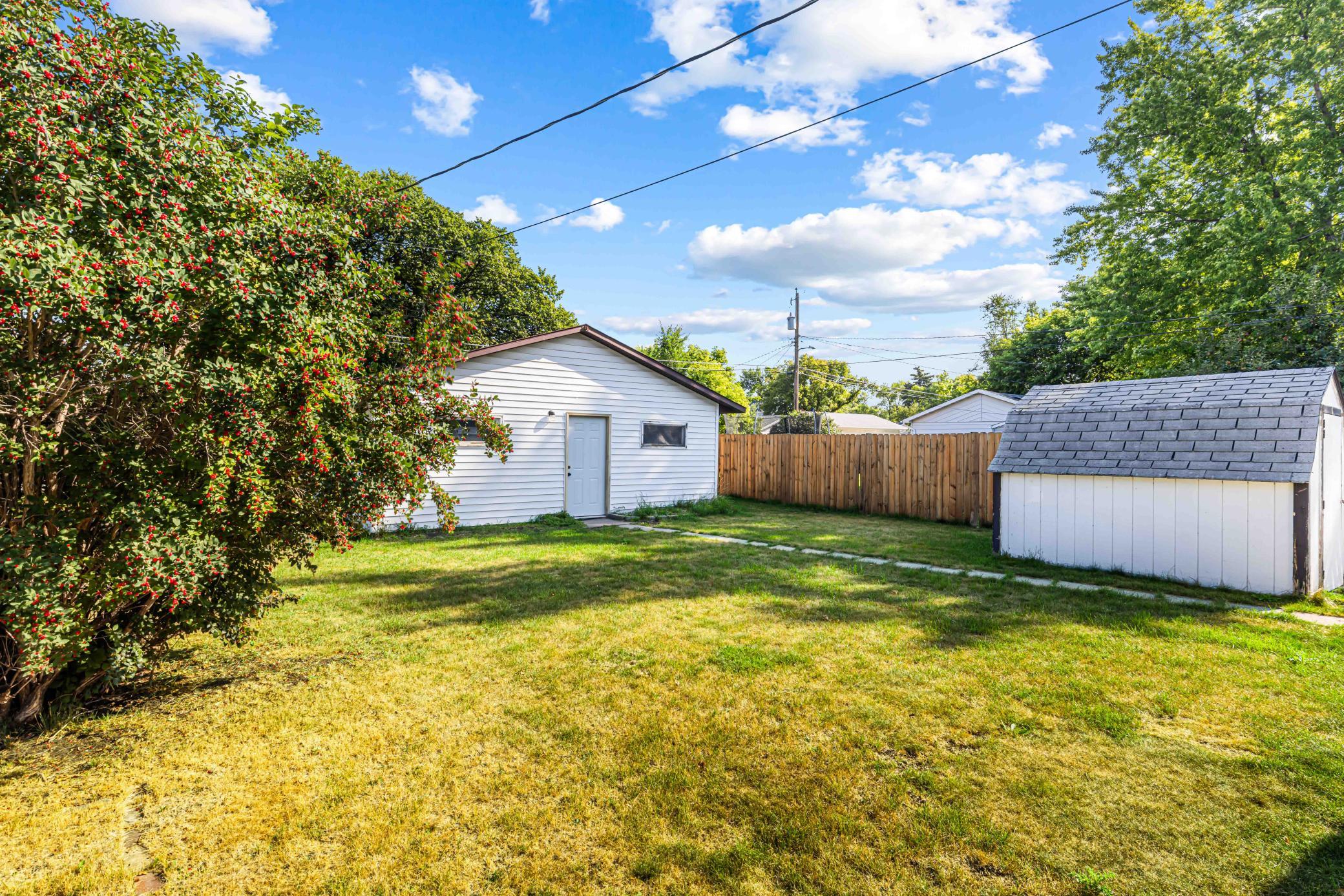 1930 single family home for sale at 319 1st Street in West Fargo, ND — 2 bed, 1 bath (photo 7 of 27)