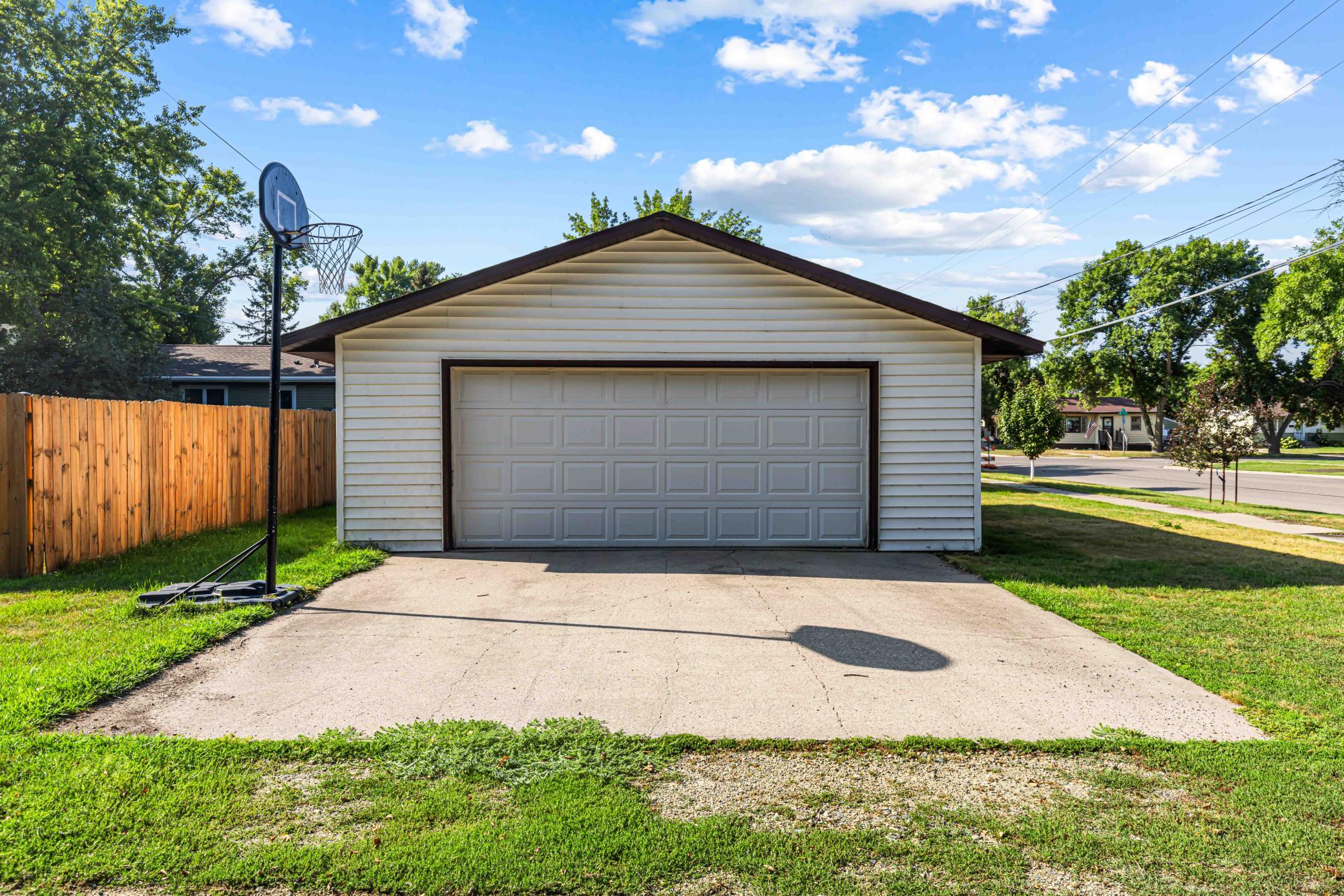1930 single family home for sale at 319 1st Street in West Fargo, ND — 2 bed, 1 bath (photo 9 of 27)