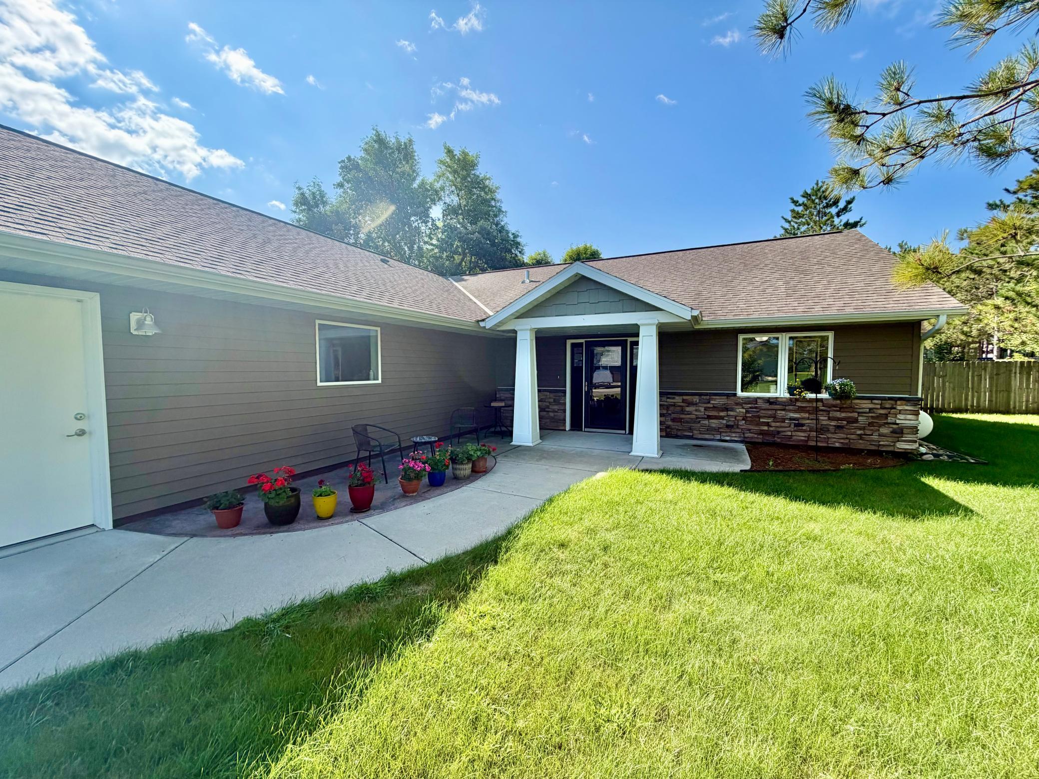 2013 single family home for sale at 1847 Spruce Grove Trail in Detroit Lakes, MN — 3 bed, 2 bath (photo 2 of 51)