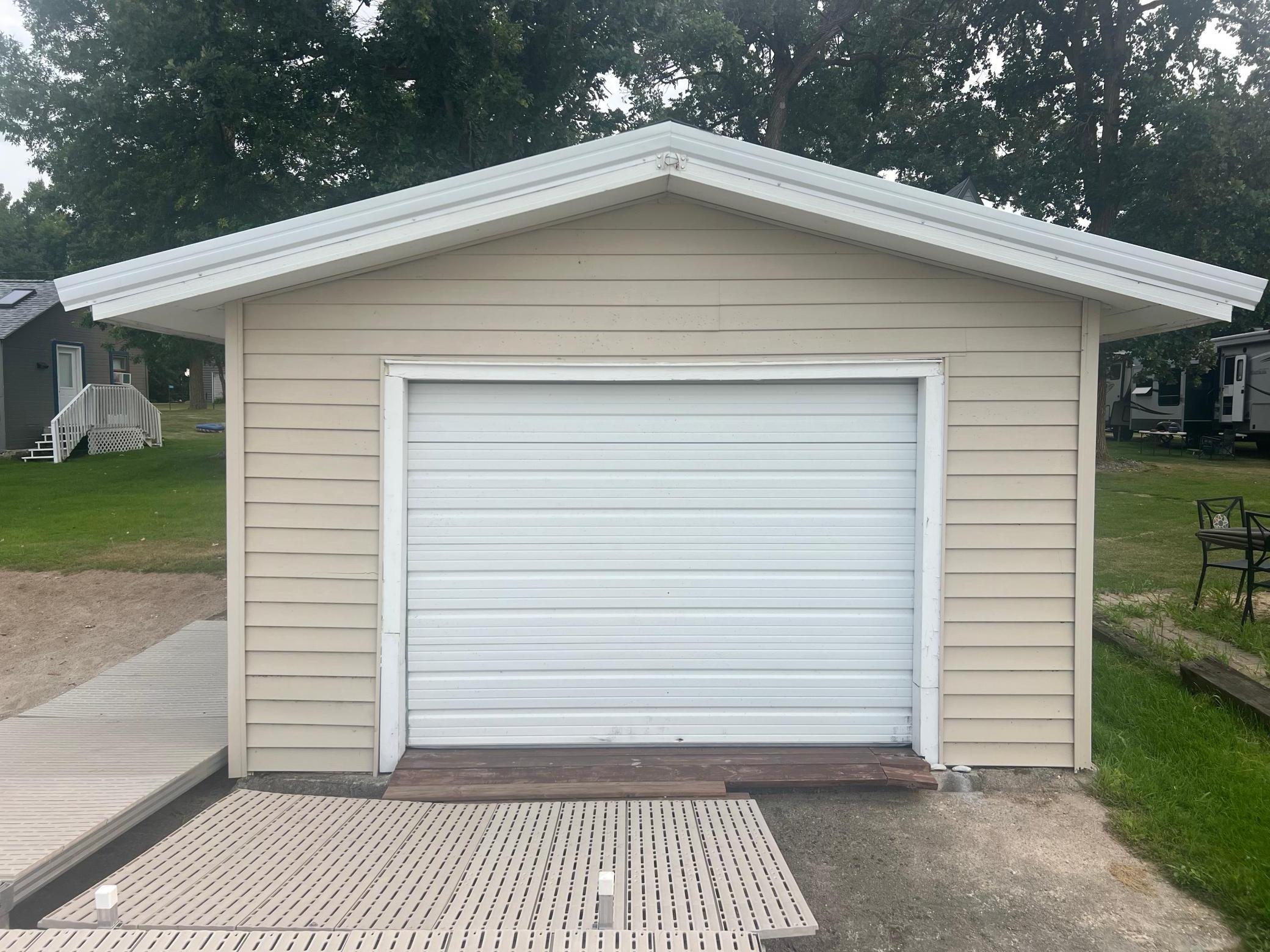 2013 single family home for sale at 12090 Lake Street SE in Mentor, MN — 2 bed, 1 bath (photo 33 of 38)