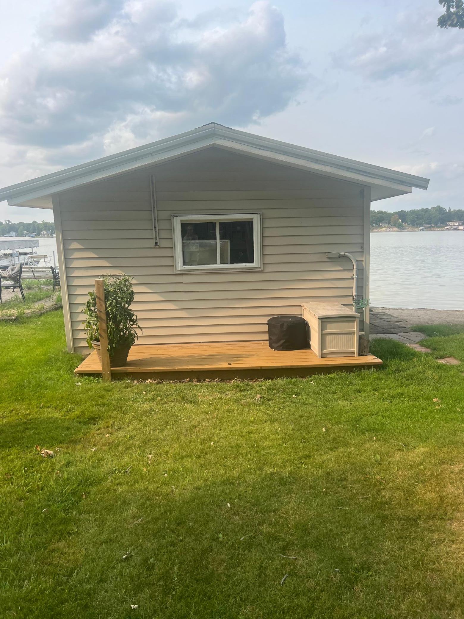 2013 single family home for sale at 12090 Lake Street SE in Mentor, MN — 2 bed, 1 bath (photo 34 of 38)