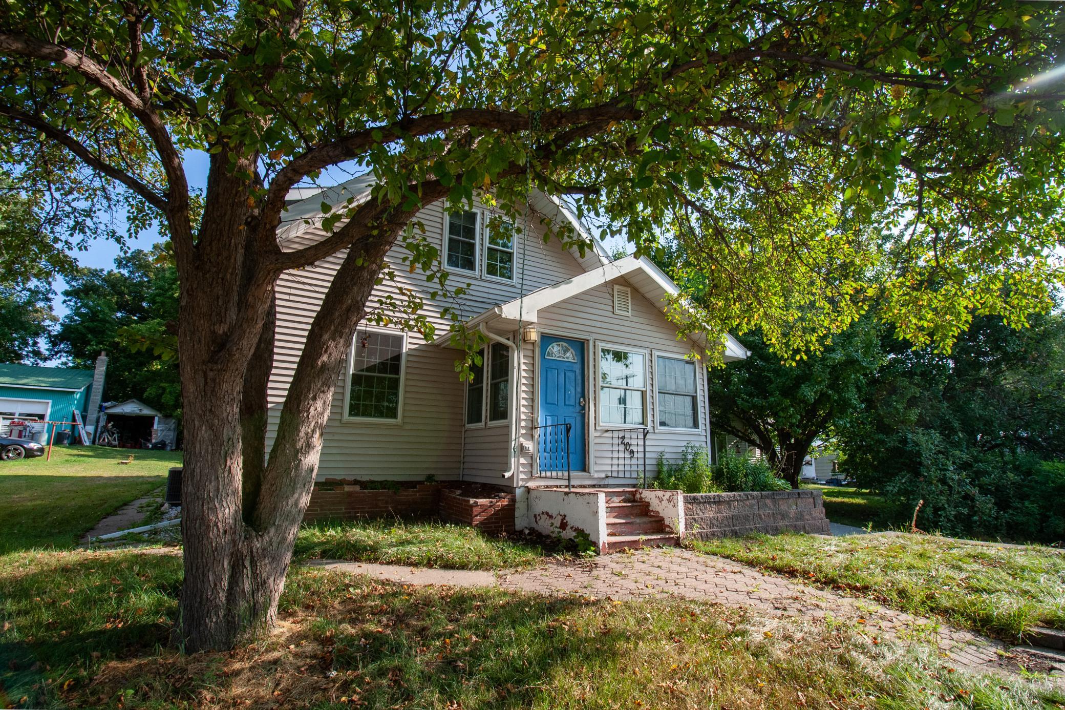 1922 single family home for sale at 209 Cleveland Avenue E in Underwood, MN — 4 bed, 3 bath (photo 2 of 49)