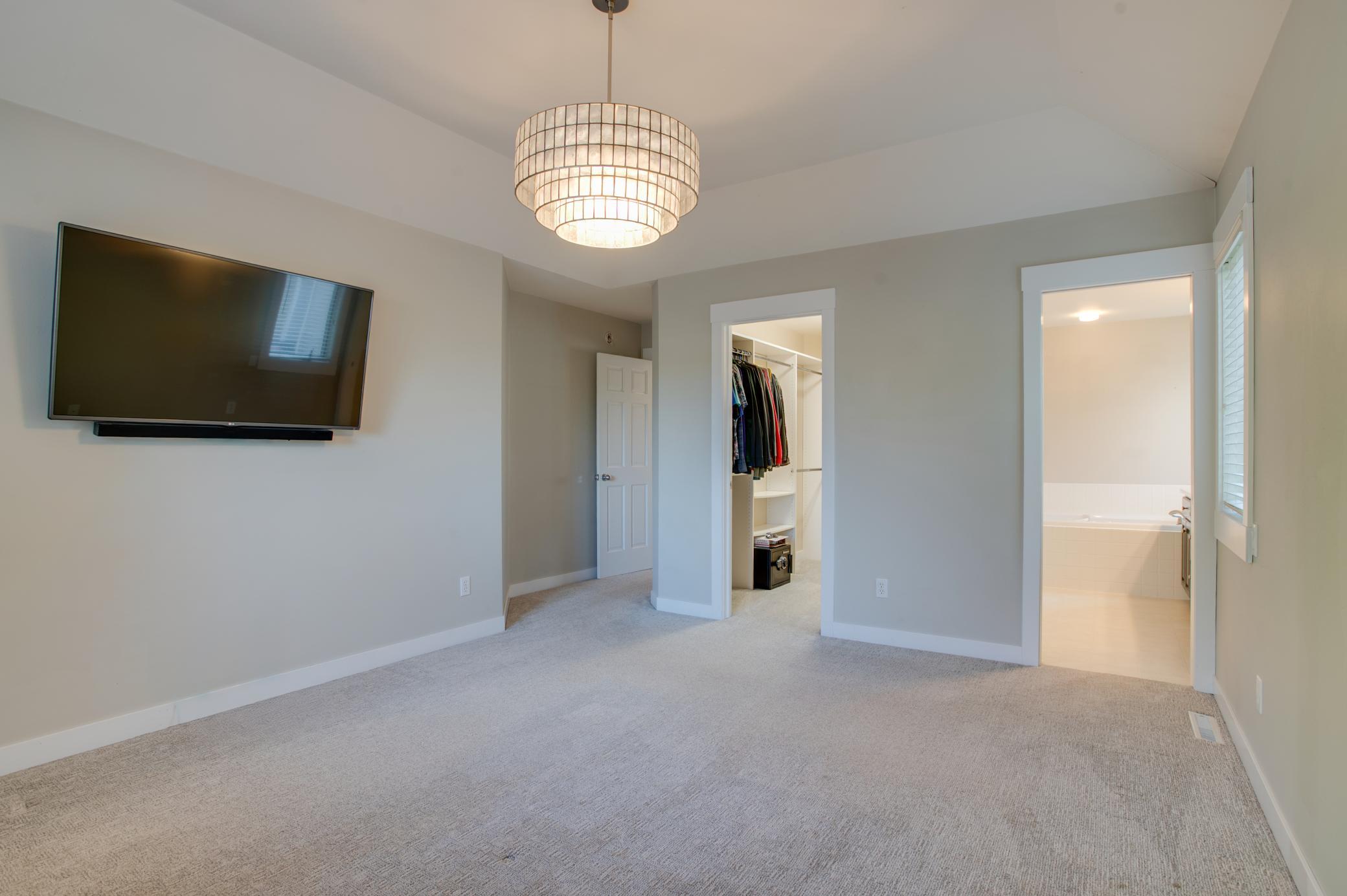 2002 single family home for sale at 431 Clearview Court in Moorhead, MN — 4 bed, 3 bath (photo 31 of 71)