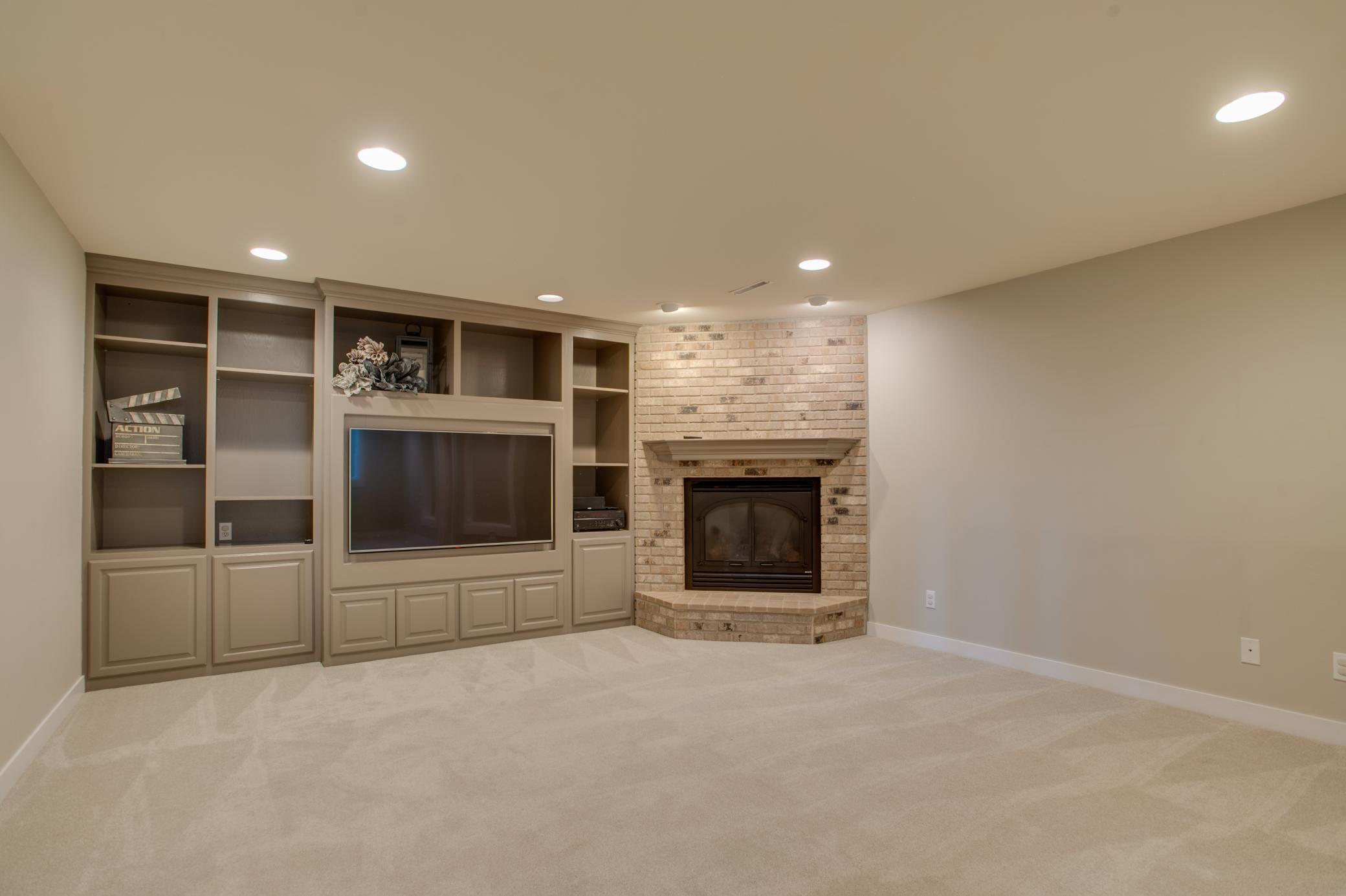 2002 single family home for sale at 431 Clearview Court in Moorhead, MN — 4 bed, 3 bath (photo 40 of 71)