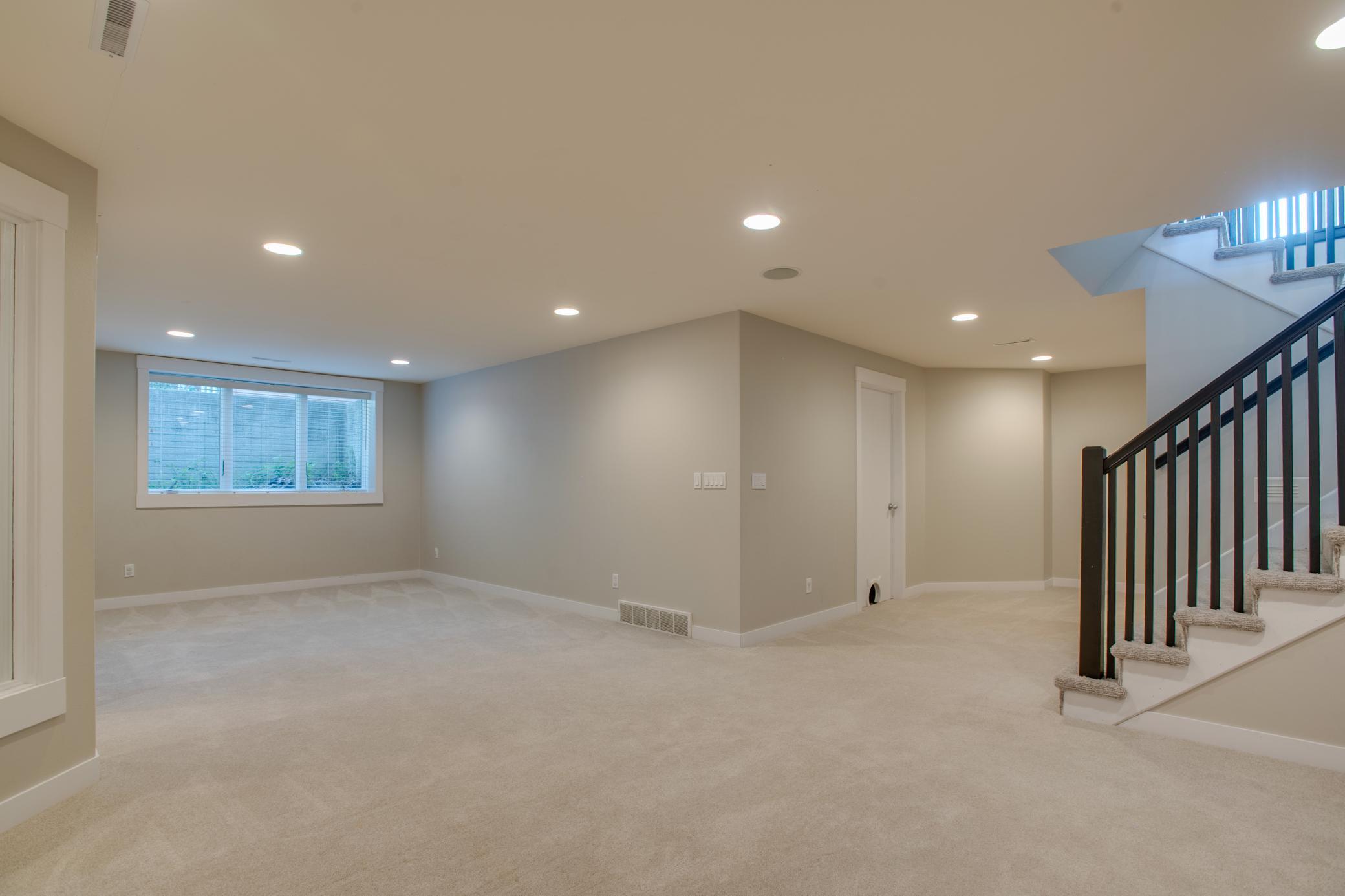 2002 single family home for sale at 431 Clearview Court in Moorhead, MN — 4 bed, 3 bath (photo 42 of 71)