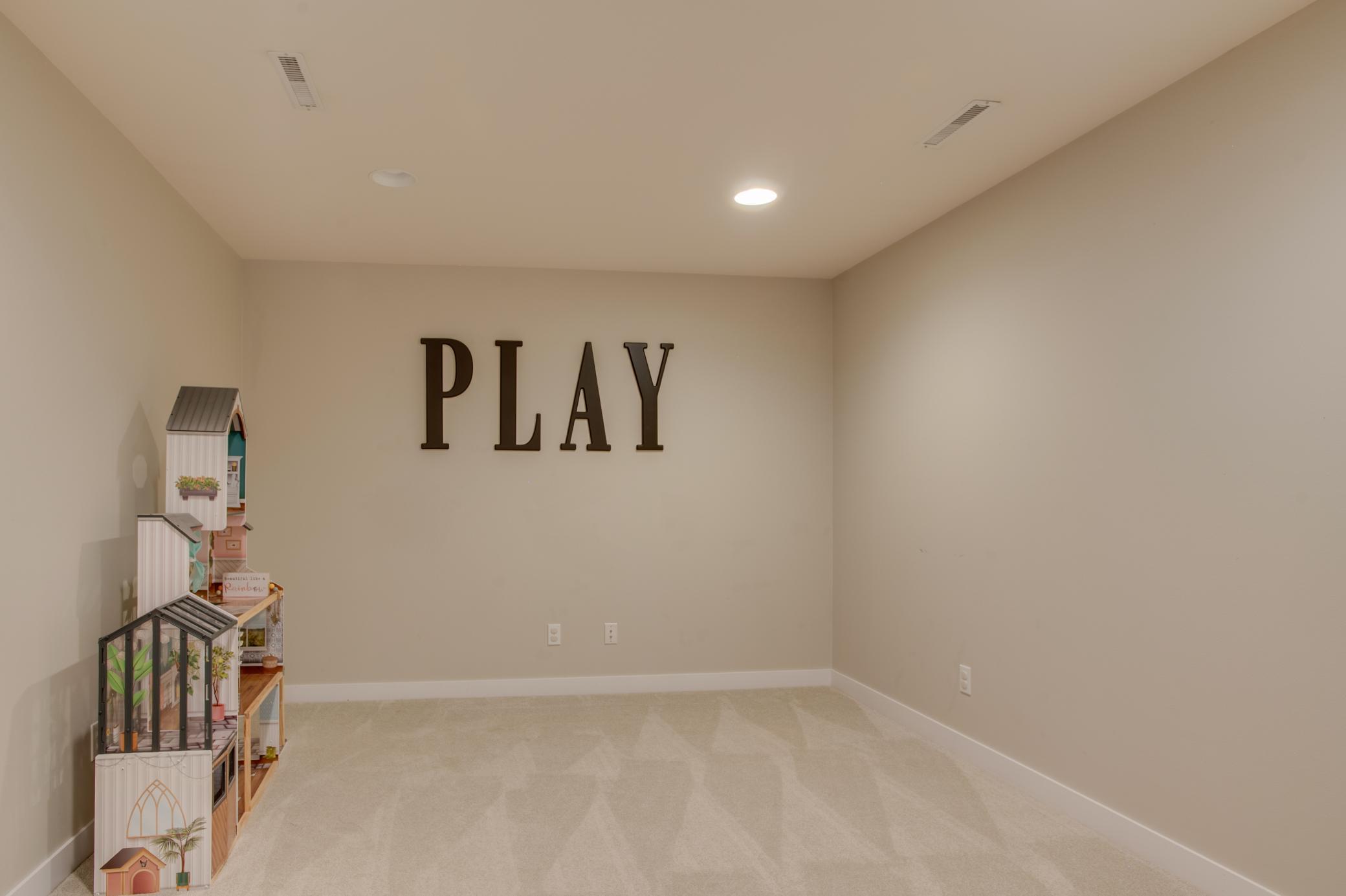 2002 single family home for sale at 431 Clearview Court in Moorhead, MN — 4 bed, 3 bath (photo 44 of 71)