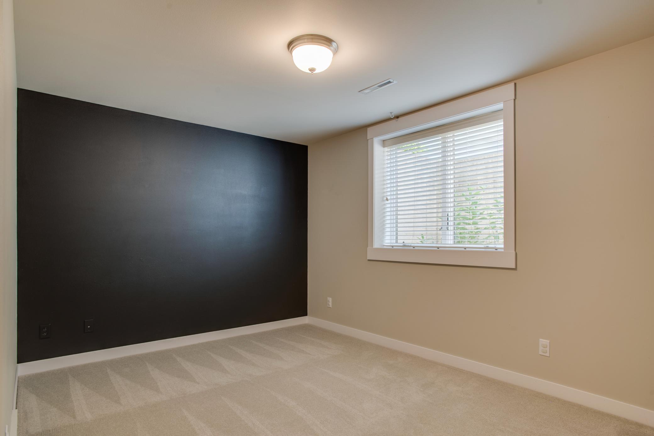 2002 single family home for sale at 431 Clearview Court in Moorhead, MN — 4 bed, 3 bath (photo 46 of 71)