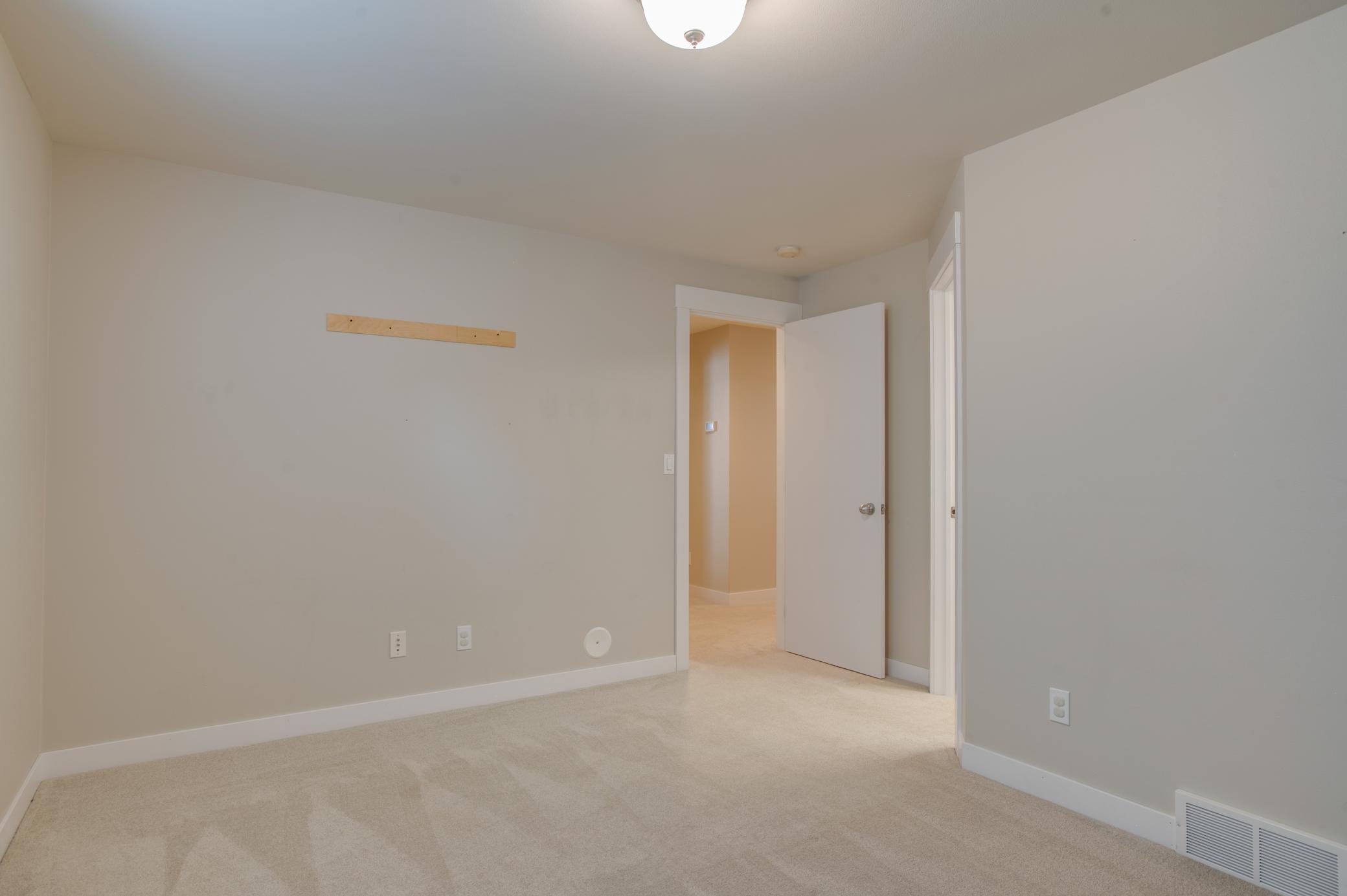 2002 single family home for sale at 431 Clearview Court in Moorhead, MN — 4 bed, 3 bath (photo 47 of 71)
