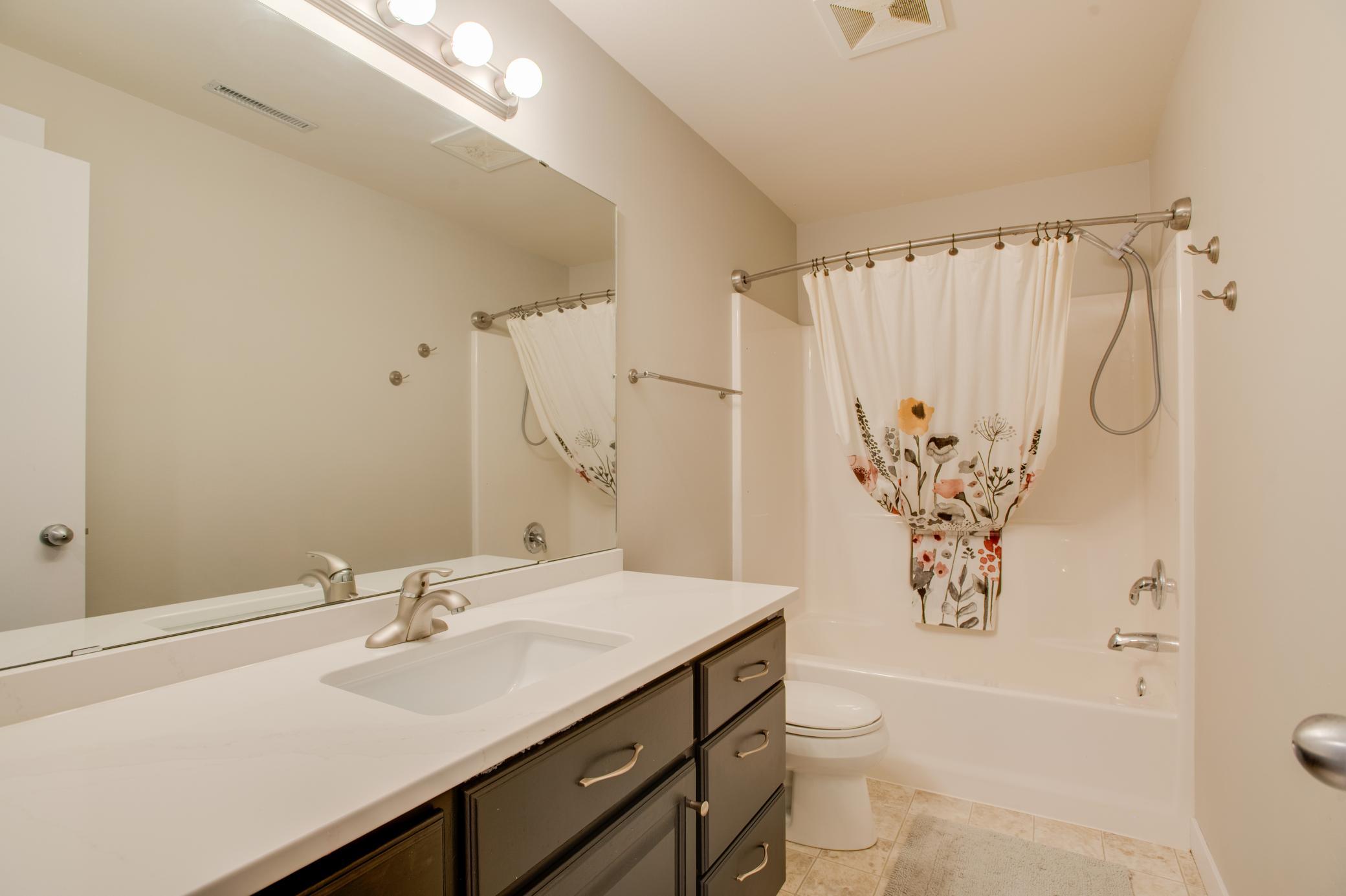 2002 single family home for sale at 431 Clearview Court in Moorhead, MN — 4 bed, 3 bath (photo 53 of 71)