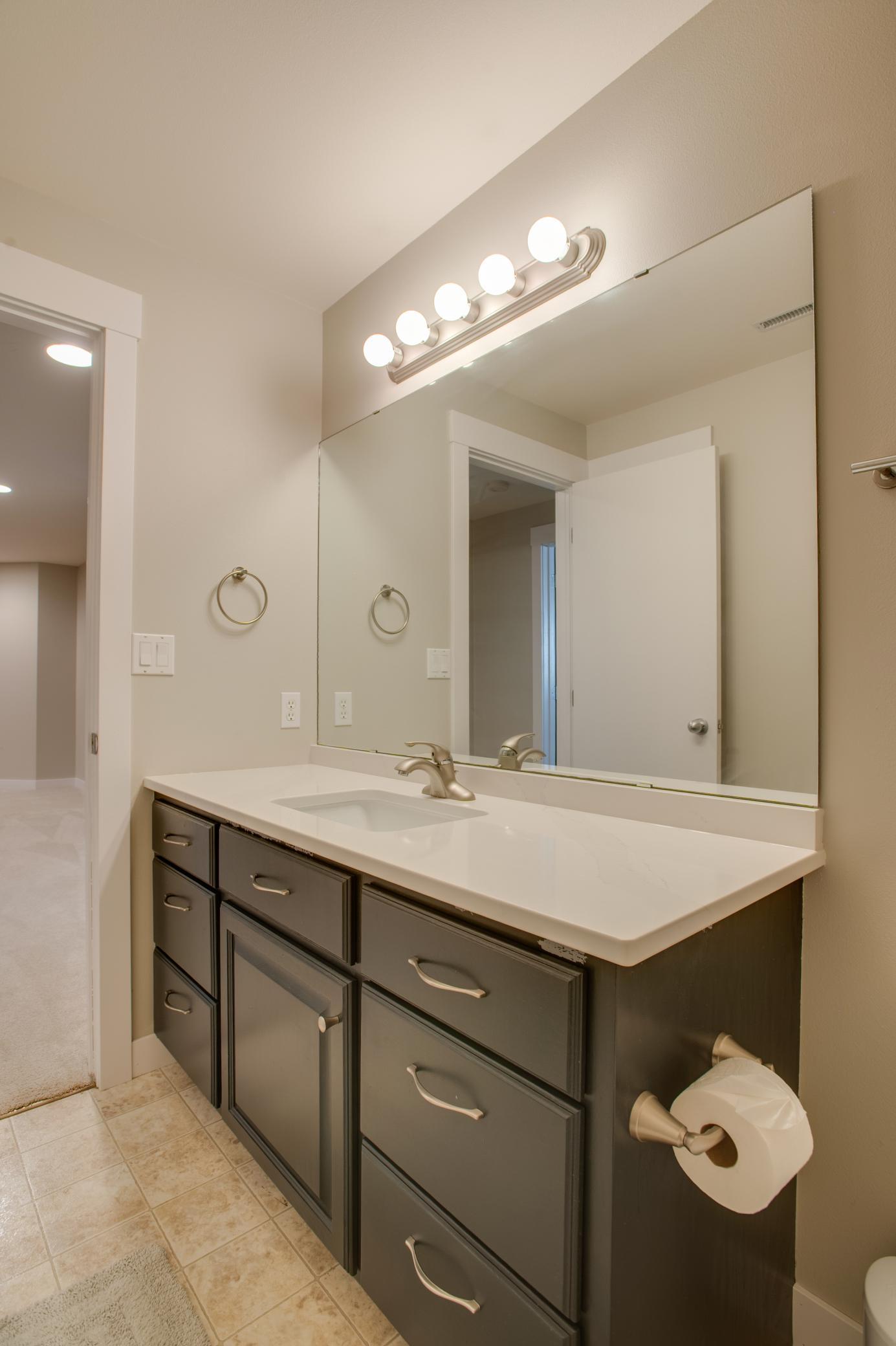 2002 single family home for sale at 431 Clearview Court in Moorhead, MN — 4 bed, 3 bath (photo 54 of 71)