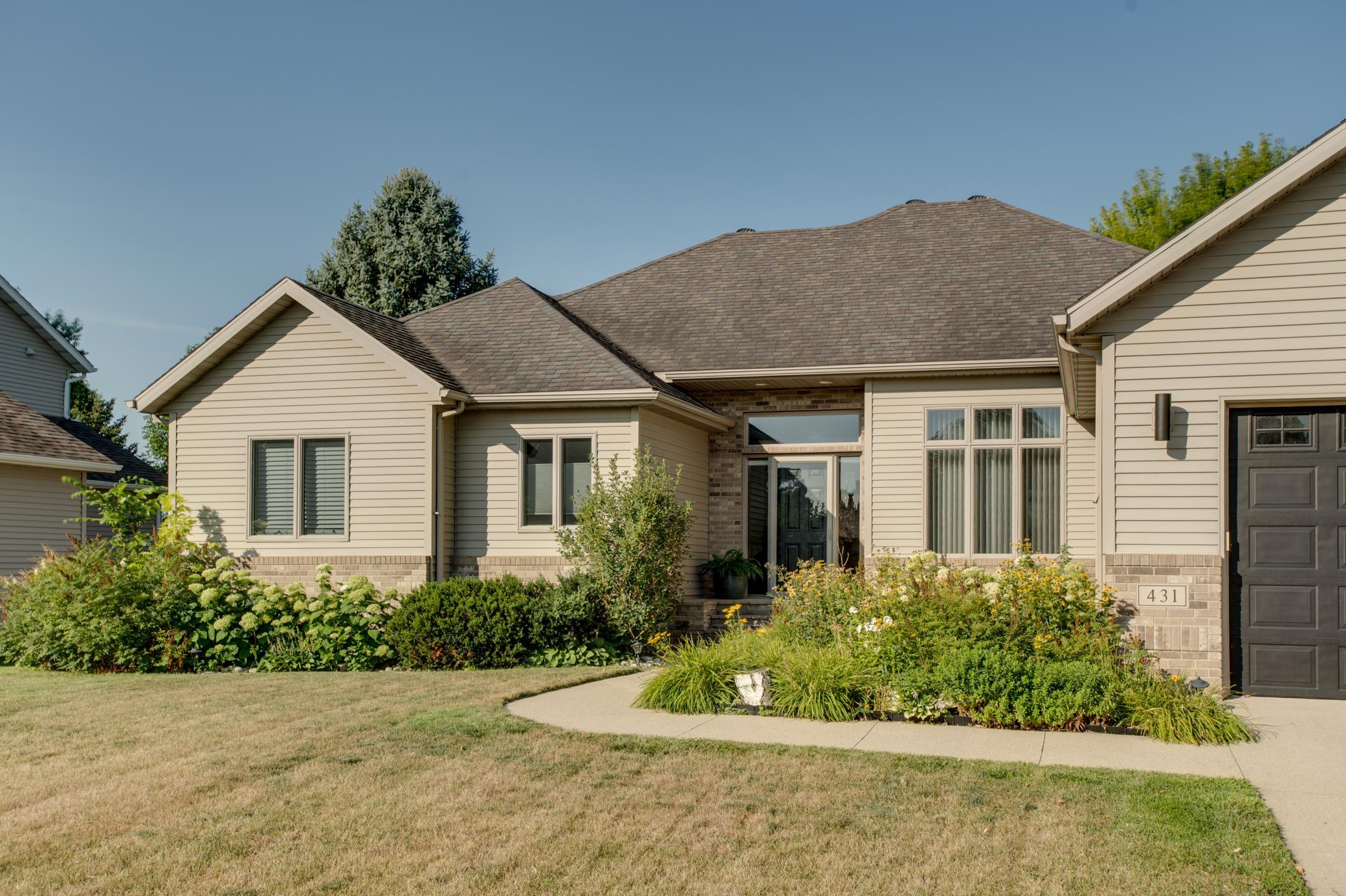 2002 single family home for sale at 431 Clearview Court in Moorhead, MN — 4 bed, 3 bath
