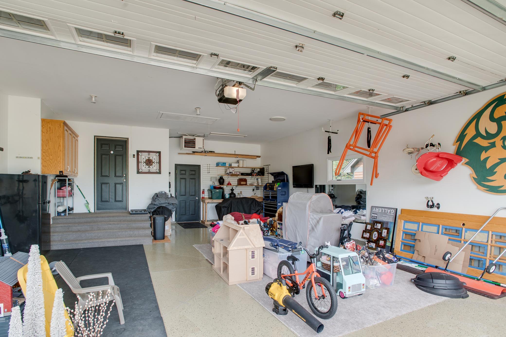 2002 single family home for sale at 431 Clearview Court in Moorhead, MN — 4 bed, 3 bath (photo 57 of 75)