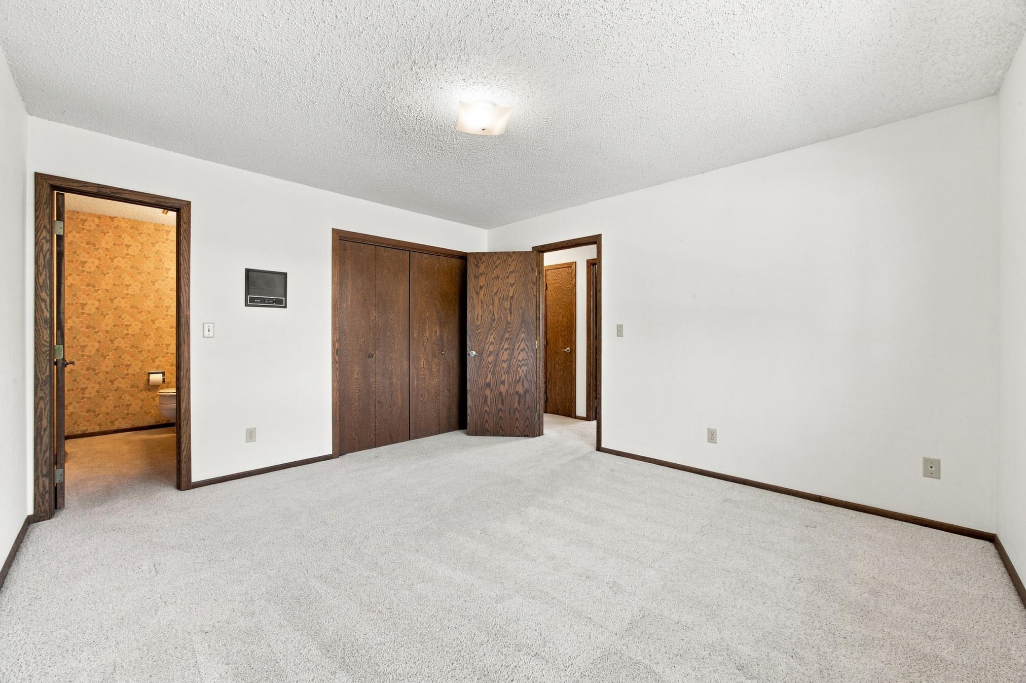 1976 single family home for sale at 2626 Eastgate Drive S in Fargo, ND — 3 bed, 3 bath (photo 14 of 40)