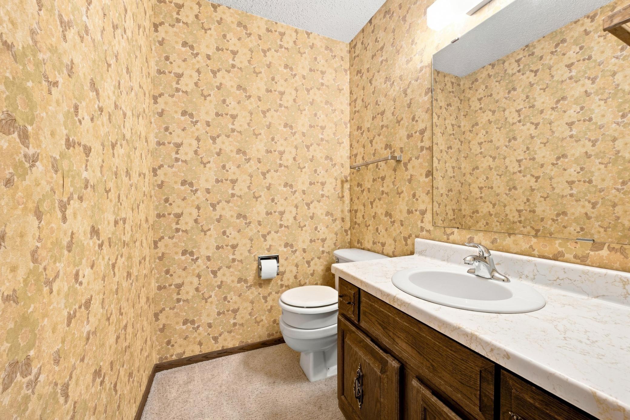 1976 single family home for sale at 2626 Eastgate Drive S in Fargo, ND — 3 bed, 3 bath (photo 15 of 40)