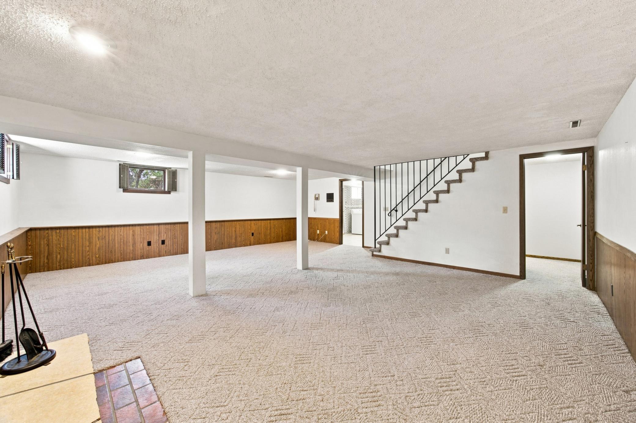 1976 single family home for sale at 2626 Eastgate Drive S in Fargo, ND — 3 bed, 3 bath (photo 20 of 40)