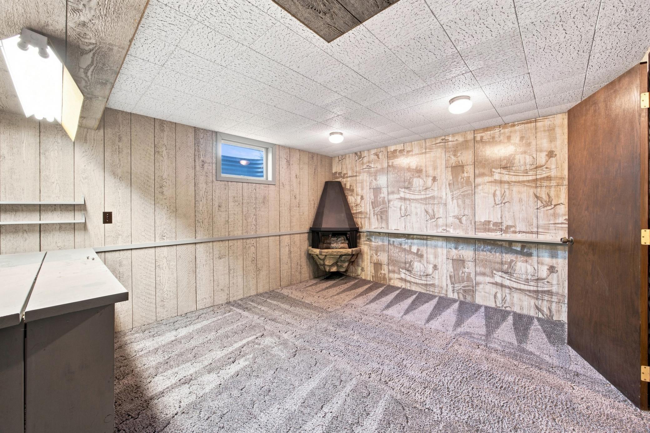 1976 single family home for sale at 2626 Eastgate Drive S in Fargo, ND — 3 bed, 3 bath (photo 22 of 40)