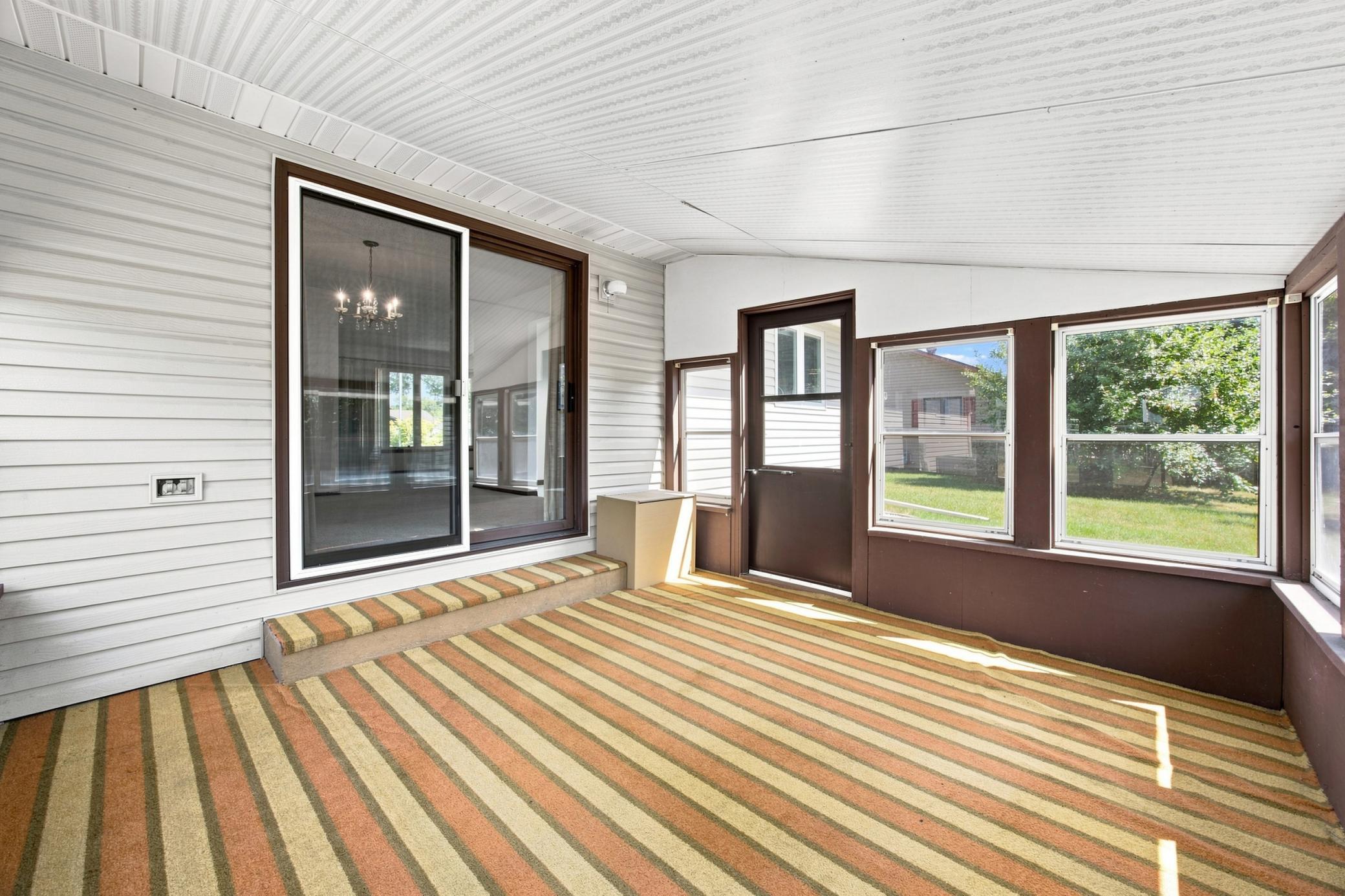 1976 single family home for sale at 2626 Eastgate Drive S in Fargo, ND — 3 bed, 3 bath (photo 25 of 40)