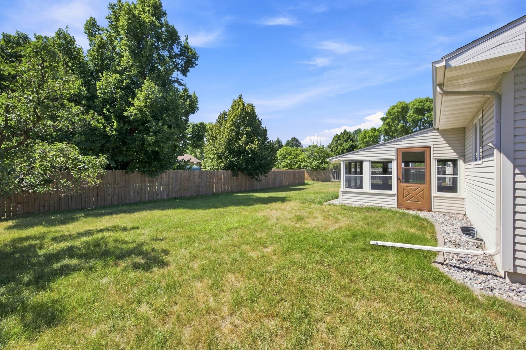 1976 single family home for sale at 2626 Eastgate Drive S in Fargo, ND — 3 bed, 3 bath (photo 27 of 40)