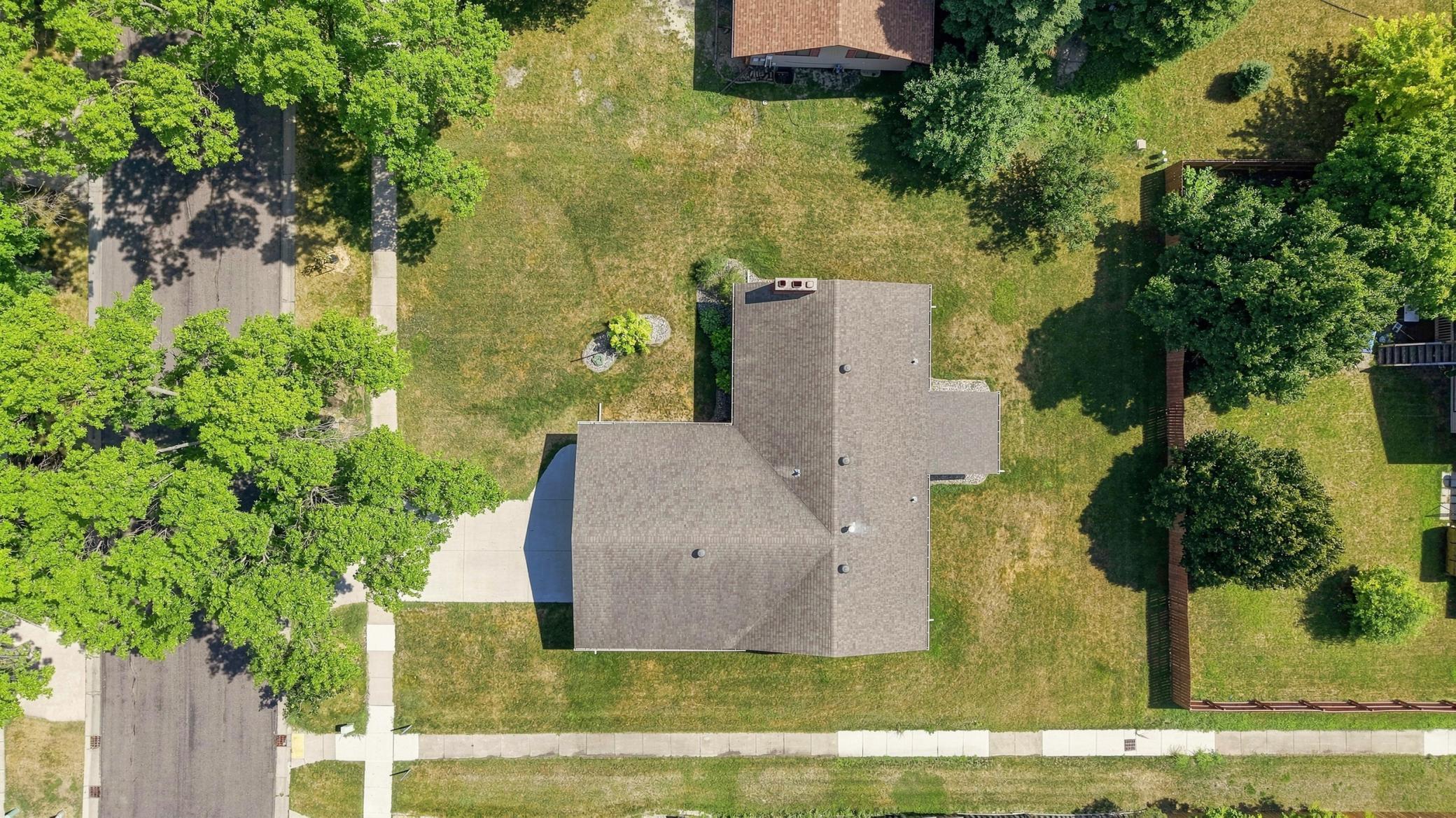 1976 single family home for sale at 2626 Eastgate Drive S in Fargo, ND — 3 bed, 3 bath (photo 40 of 40)