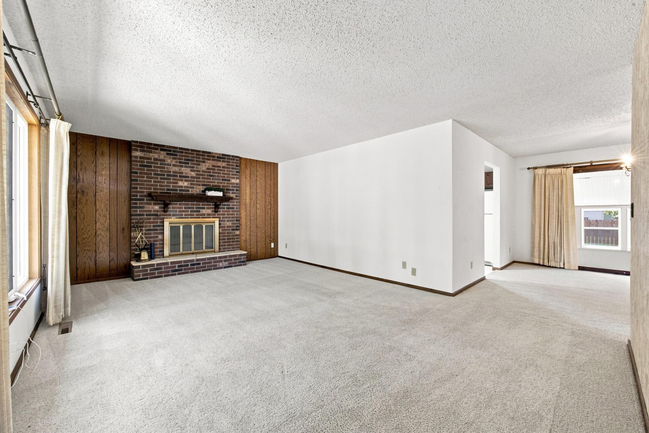 1976 single family home for sale at 2626 Eastgate Drive S in Fargo, ND — 3 bed, 3 bath (photo 6 of 40)