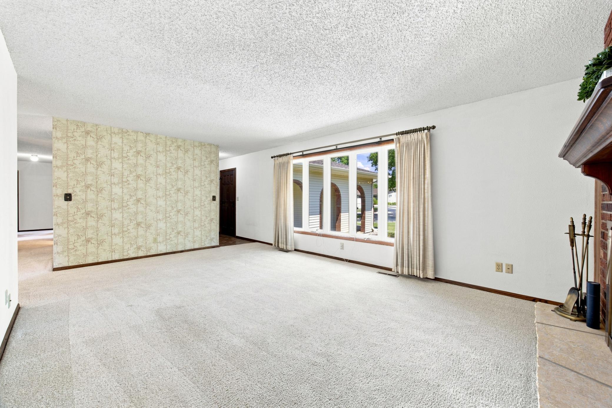 1976 single family home for sale at 2626 Eastgate Drive S in Fargo, ND — 3 bed, 3 bath (photo 7 of 40)
