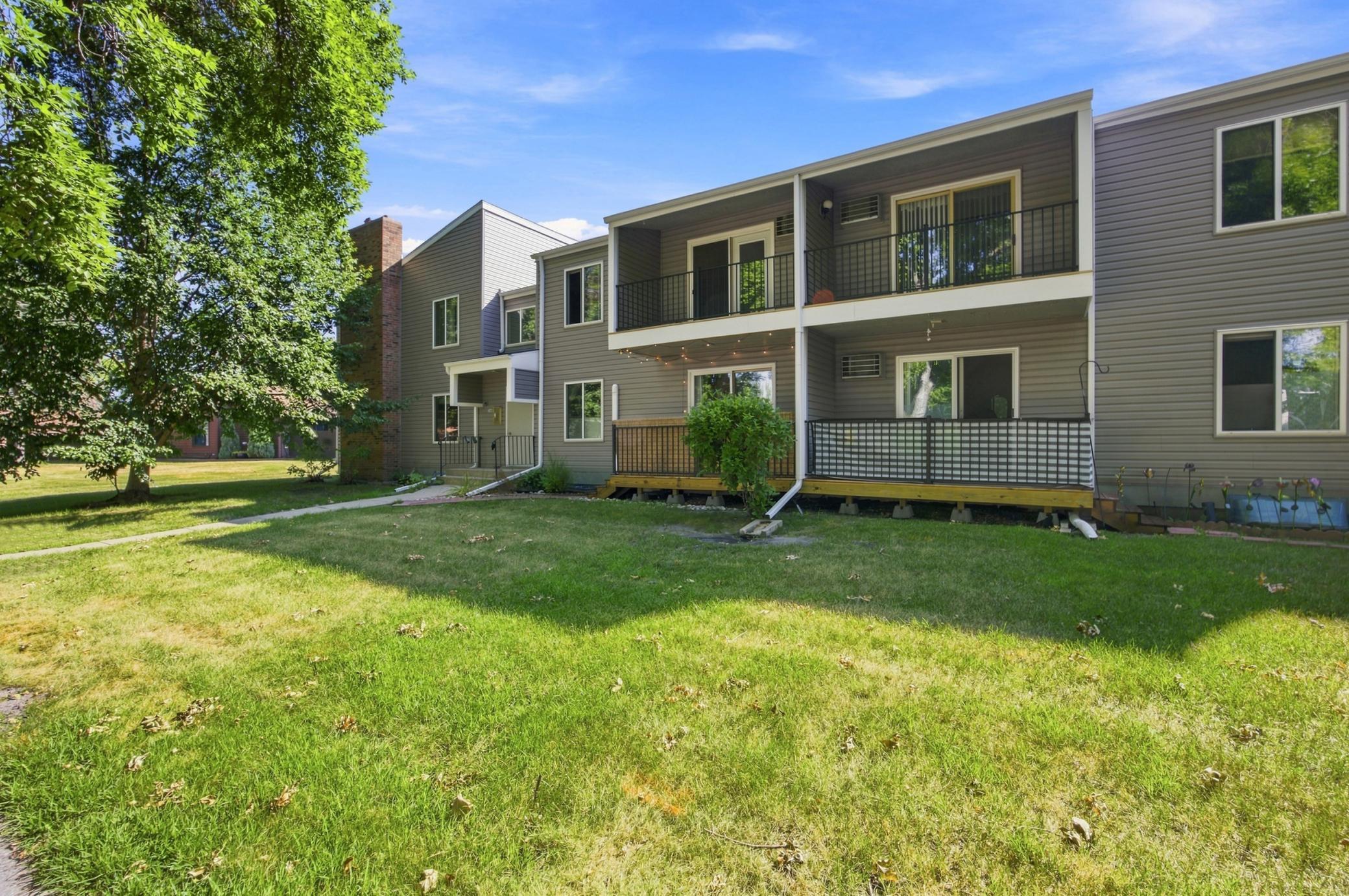1976 condo for sale at 2440 15 Street S, Unit 103 in Fargo, ND — 3 bed, 2 bath (photo 2 of 28)