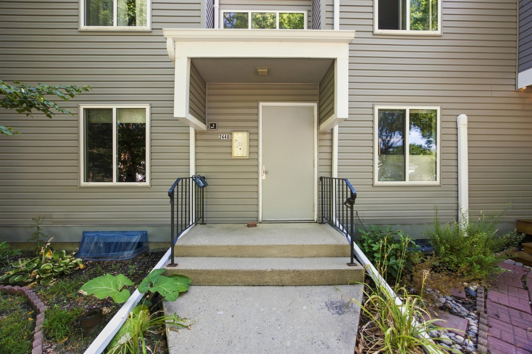 1976 condo for sale at 2440 15 Street S, Unit 103 in Fargo, ND — 3 bed, 2 bath (photo 3 of 28)