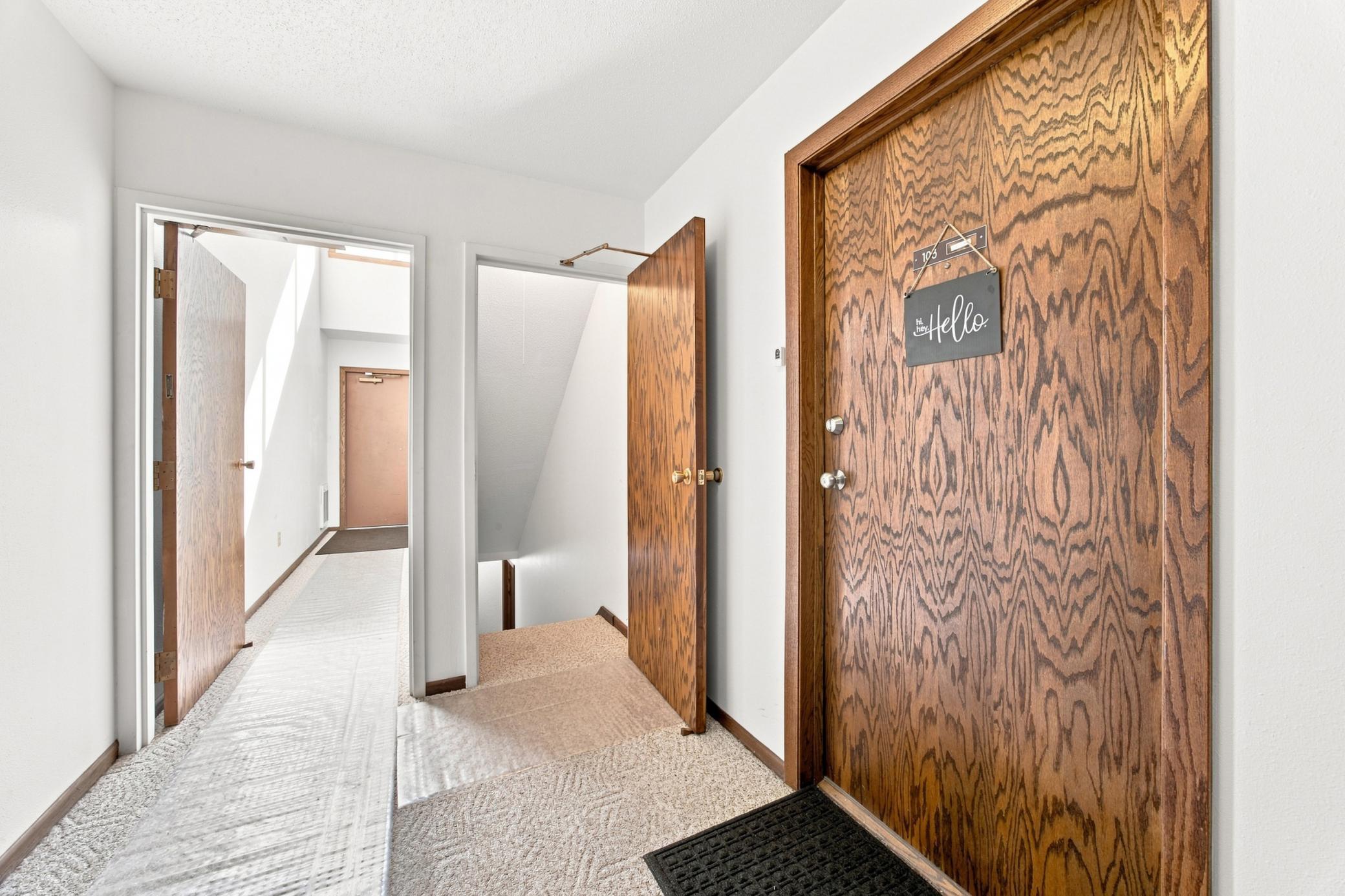 1976 condo for sale at 2440 15 Street S, Unit 103 in Fargo, ND — 3 bed, 2 bath (photo 4 of 28)