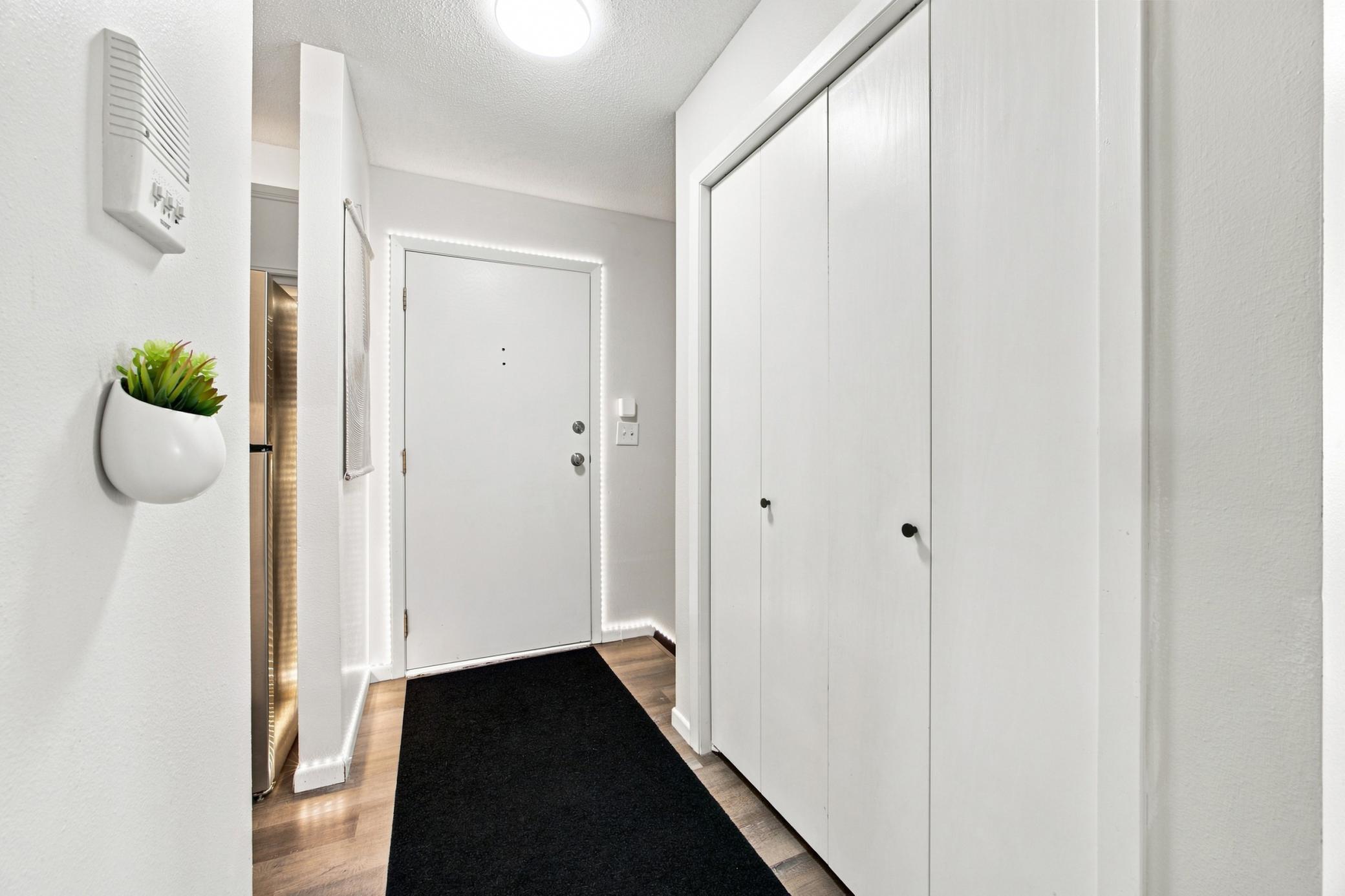 1976 condo for sale at 2440 15 Street S, Unit 103 in Fargo, ND — 3 bed, 2 bath (photo 5 of 28)