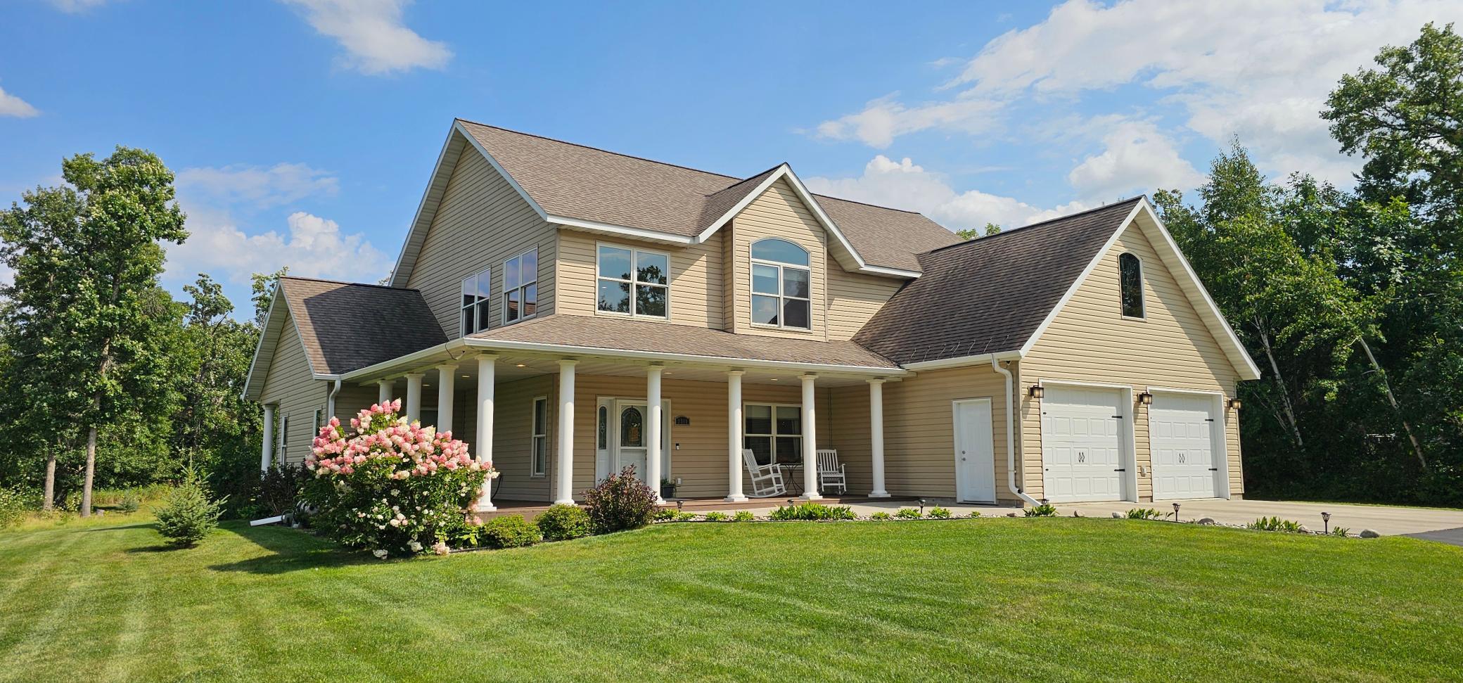 2009 single family home for sale at 3318 Highland Drive NE in Bemidji, MN — 4 bed, 3 bath (photo 2 of 73)
