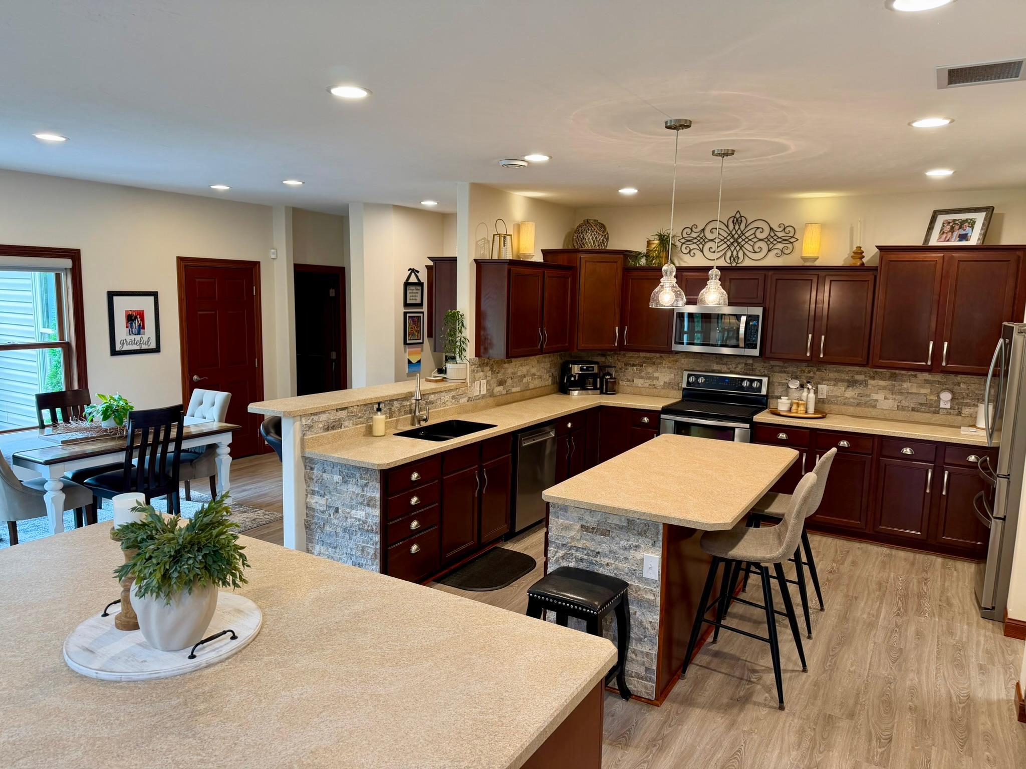 2009 single family home for sale at 3318 Highland Drive NE in Bemidji, MN — 4 bed, 3 bath (photo 12 of 73)