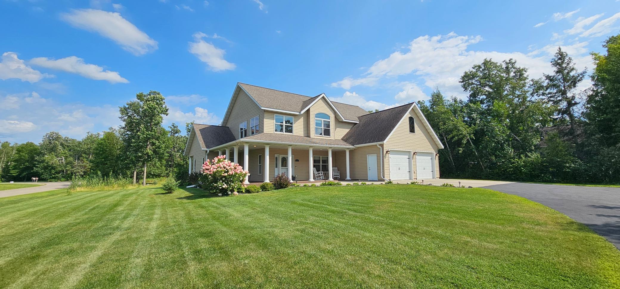 2009 single family home for sale at 3318 Highland Drive NE in Bemidji, MN — 4 bed, 3 bath (photo 3 of 73)