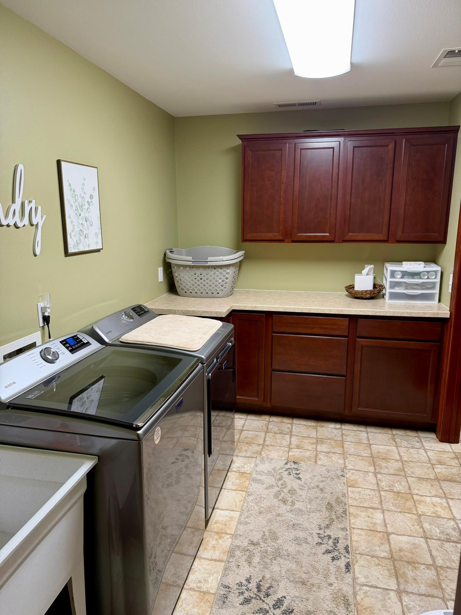 2009 single family home for sale at 3318 Highland Drive NE in Bemidji, MN — 4 bed, 3 bath (photo 32 of 73)