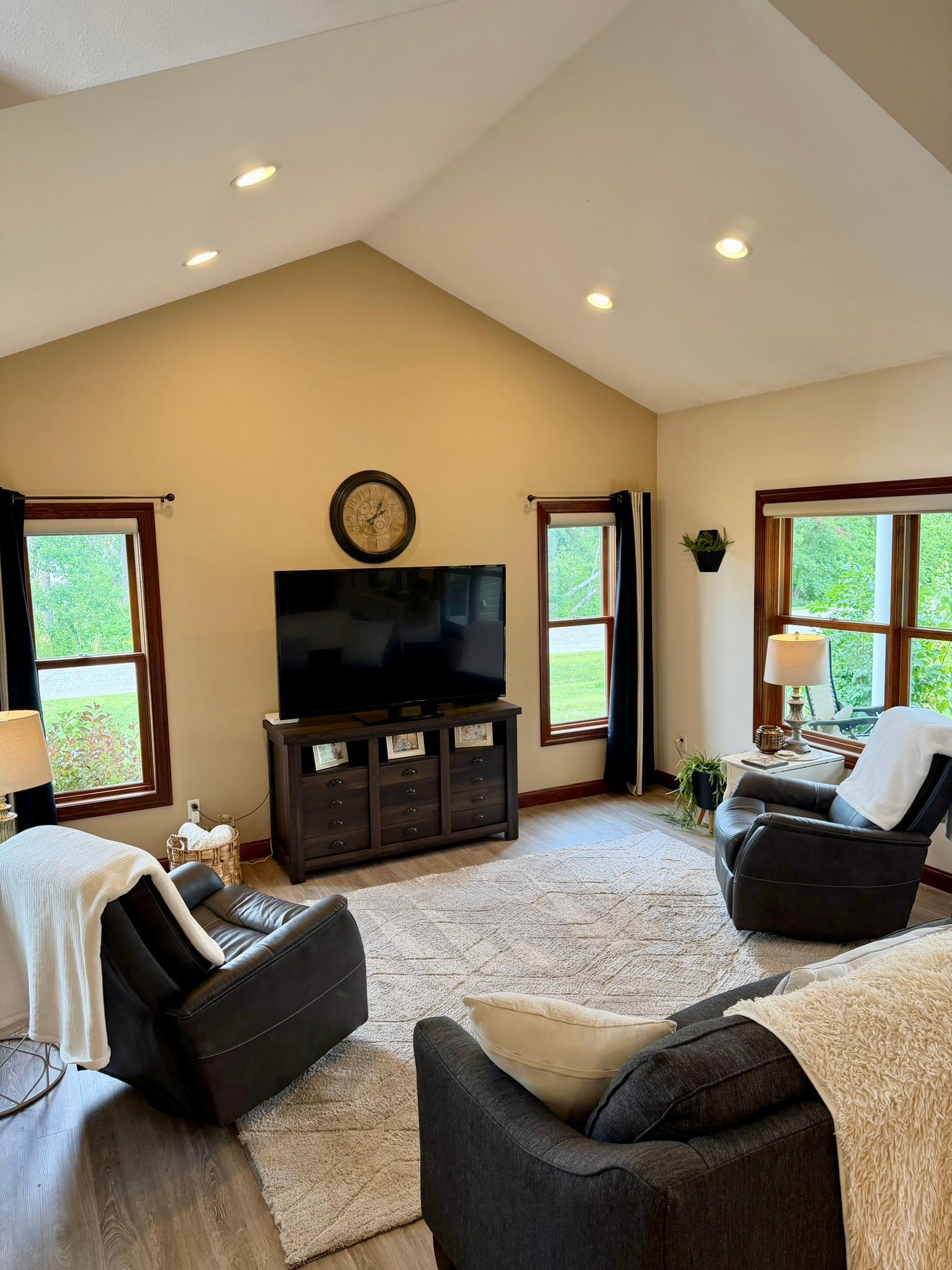 2009 single family home for sale at 3318 Highland Drive NE in Bemidji, MN — 4 bed, 3 bath (photo 37 of 73)