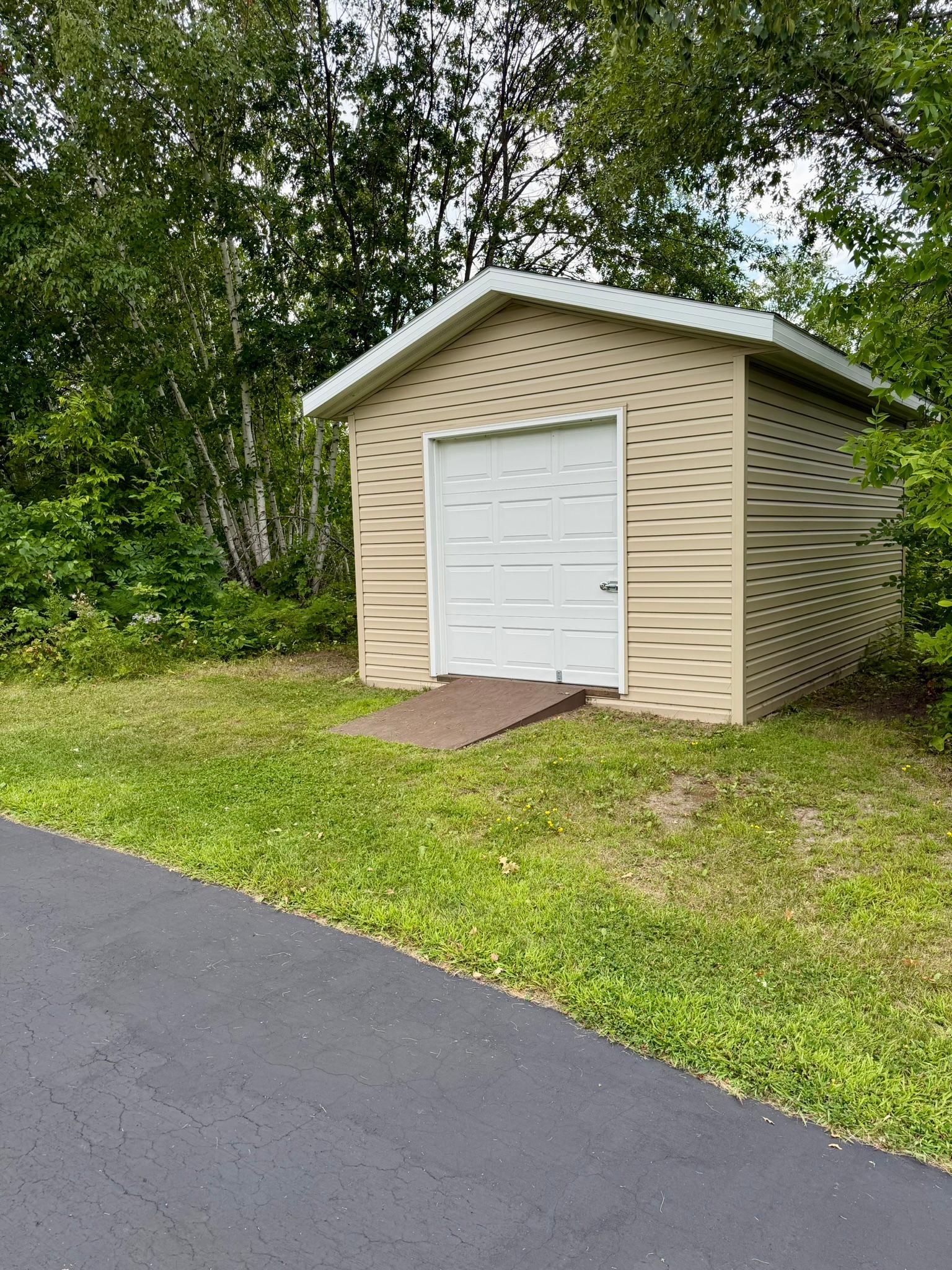 2009 single family home for sale at 3318 Highland Drive NE in Bemidji, MN — 4 bed, 3 bath (photo 55 of 73)