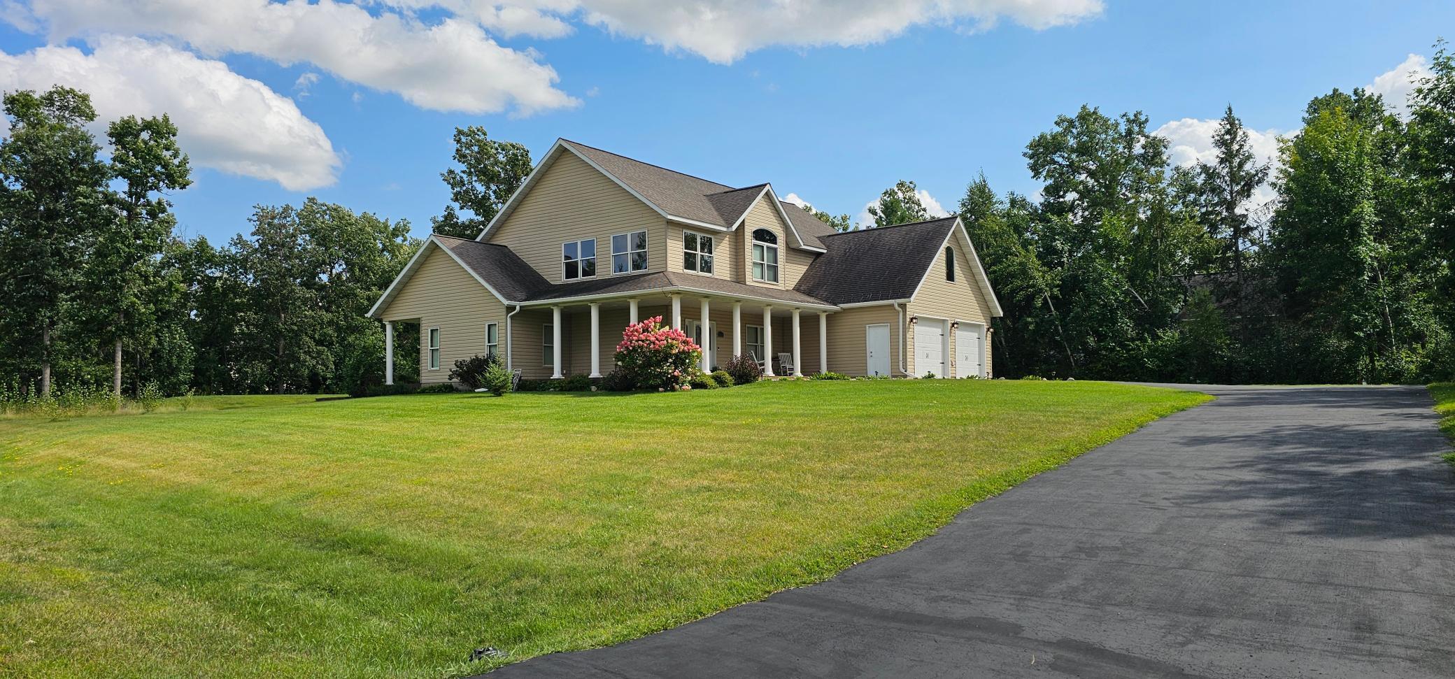 2009 single family home for sale at 3318 Highland Drive NE in Bemidji, MN — 4 bed, 3 bath (photo 3 of 62)