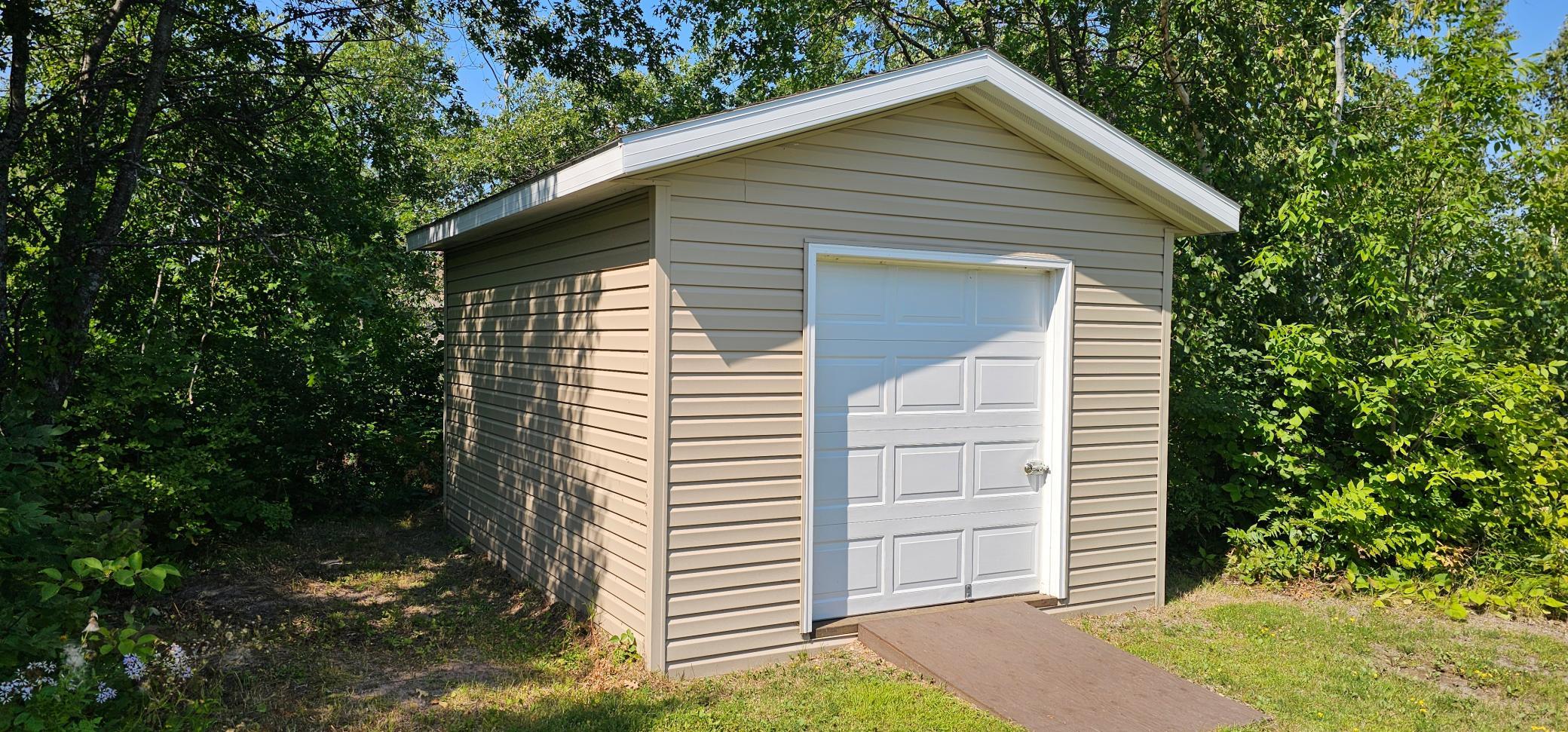2009 single family home for sale at 3318 Highland Drive NE in Bemidji, MN — 4 bed, 3 bath (photo 9 of 62)