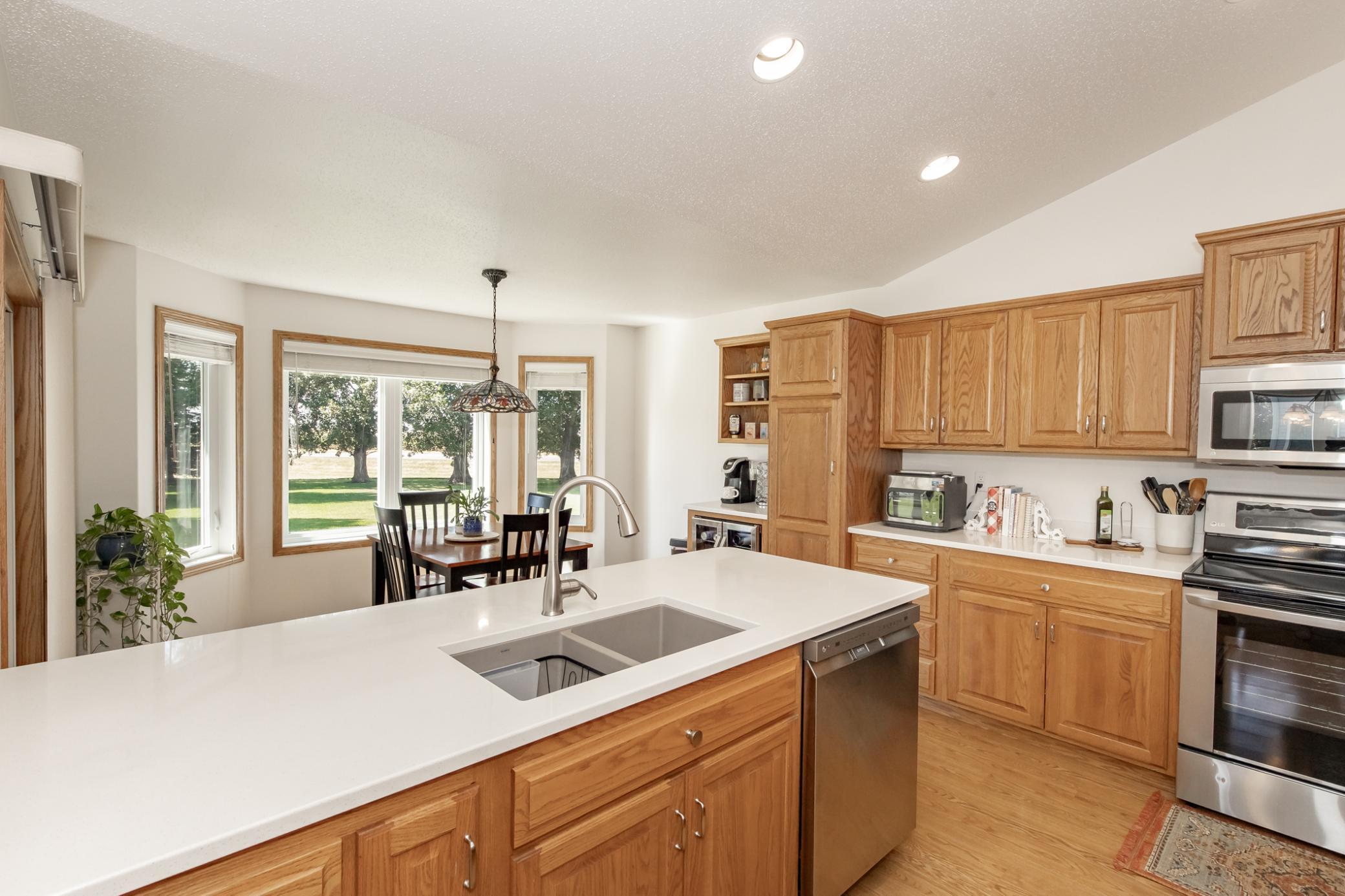 2003 single family home for sale at 1206 47th Avenue N in Fargo, ND — 4 bed, 3 bath (photo 14 of 68)