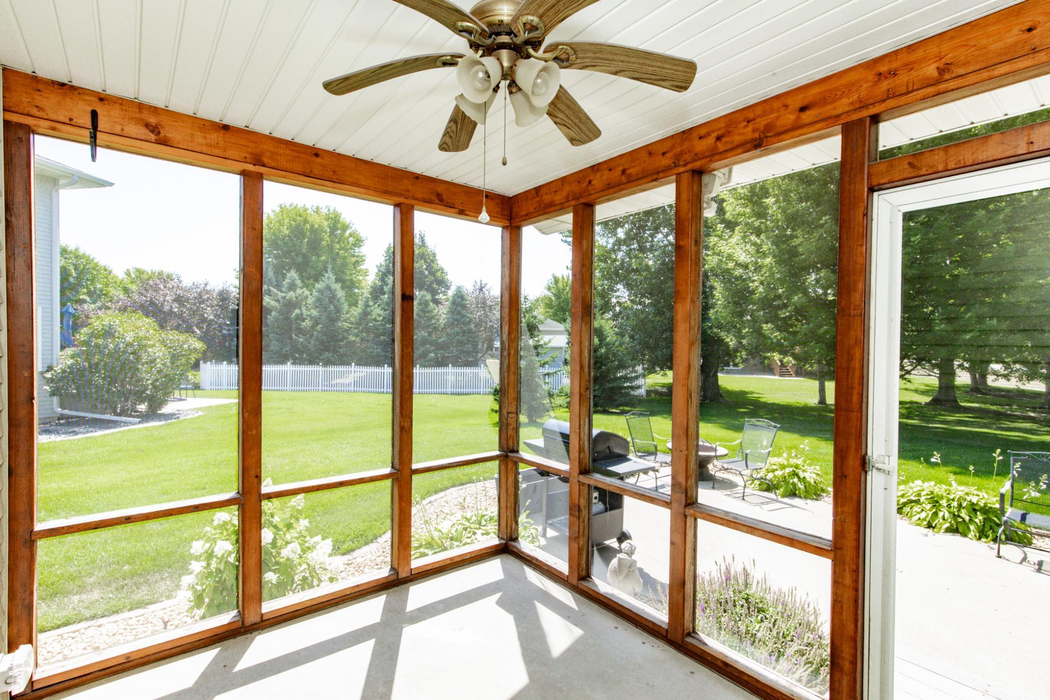 2003 single family home for sale at 1206 47th Avenue N in Fargo, ND — 4 bed, 3 bath (photo 20 of 68)