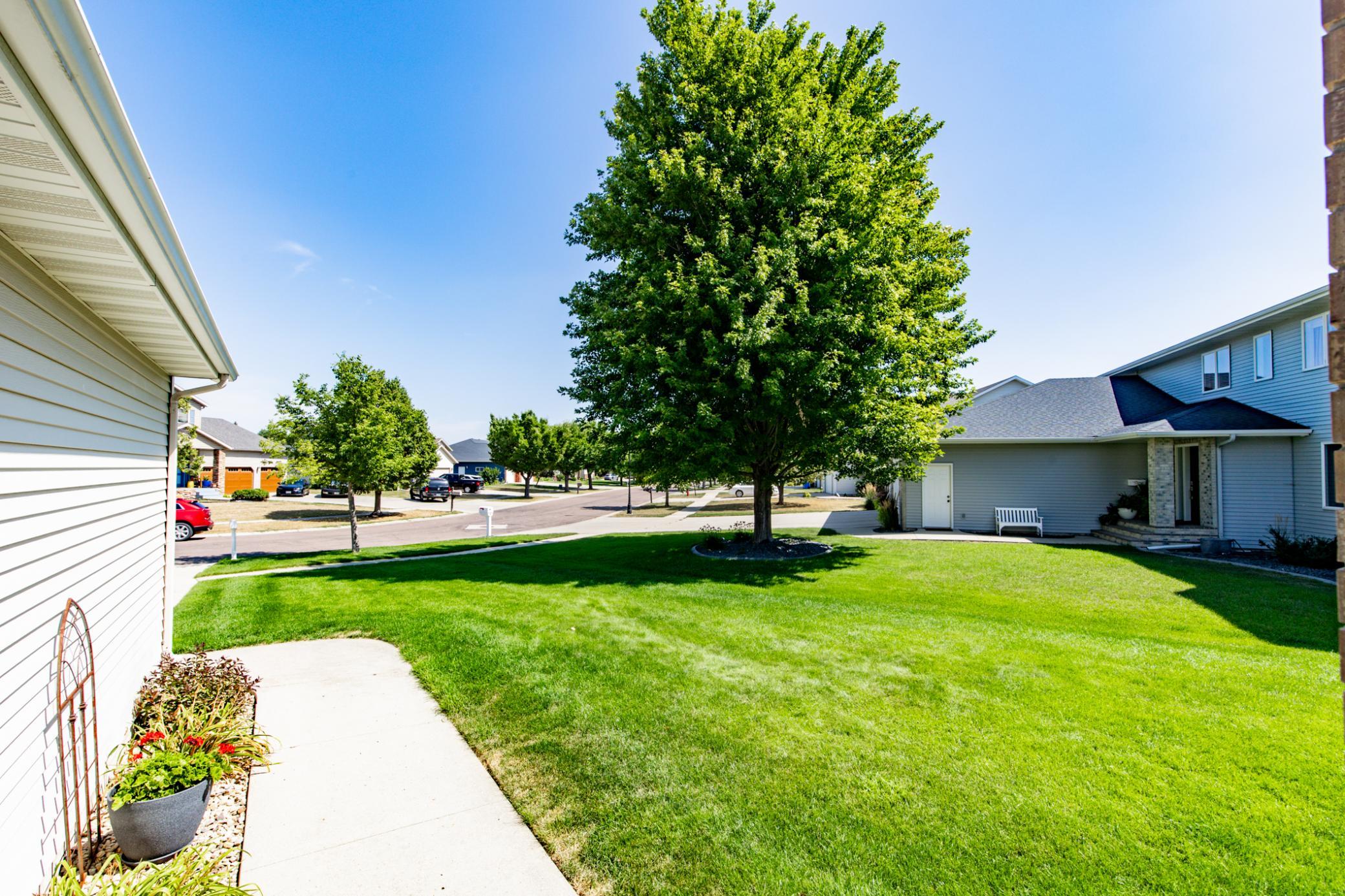 2003 single family home for sale at 1206 47th Avenue N in Fargo, ND — 4 bed, 3 bath (photo 3 of 68)
