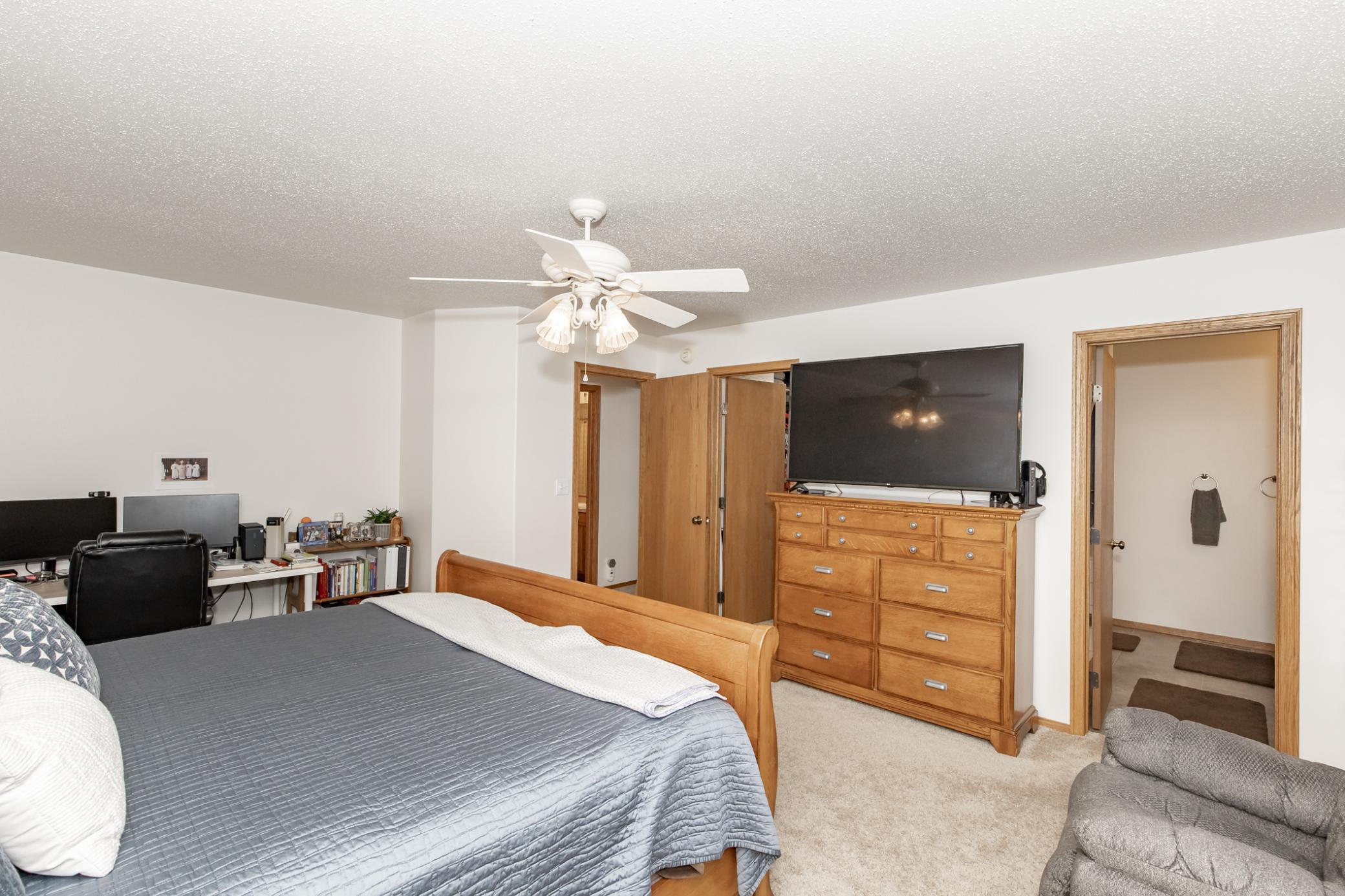 2003 single family home for sale at 1206 47th Avenue N in Fargo, ND — 4 bed, 3 bath (photo 23 of 68)