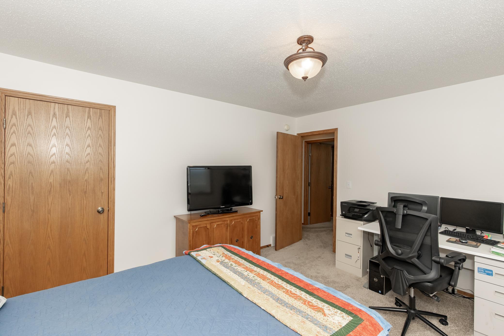 2003 single family home for sale at 1206 47th Avenue N in Fargo, ND — 4 bed, 3 bath (photo 29 of 68)