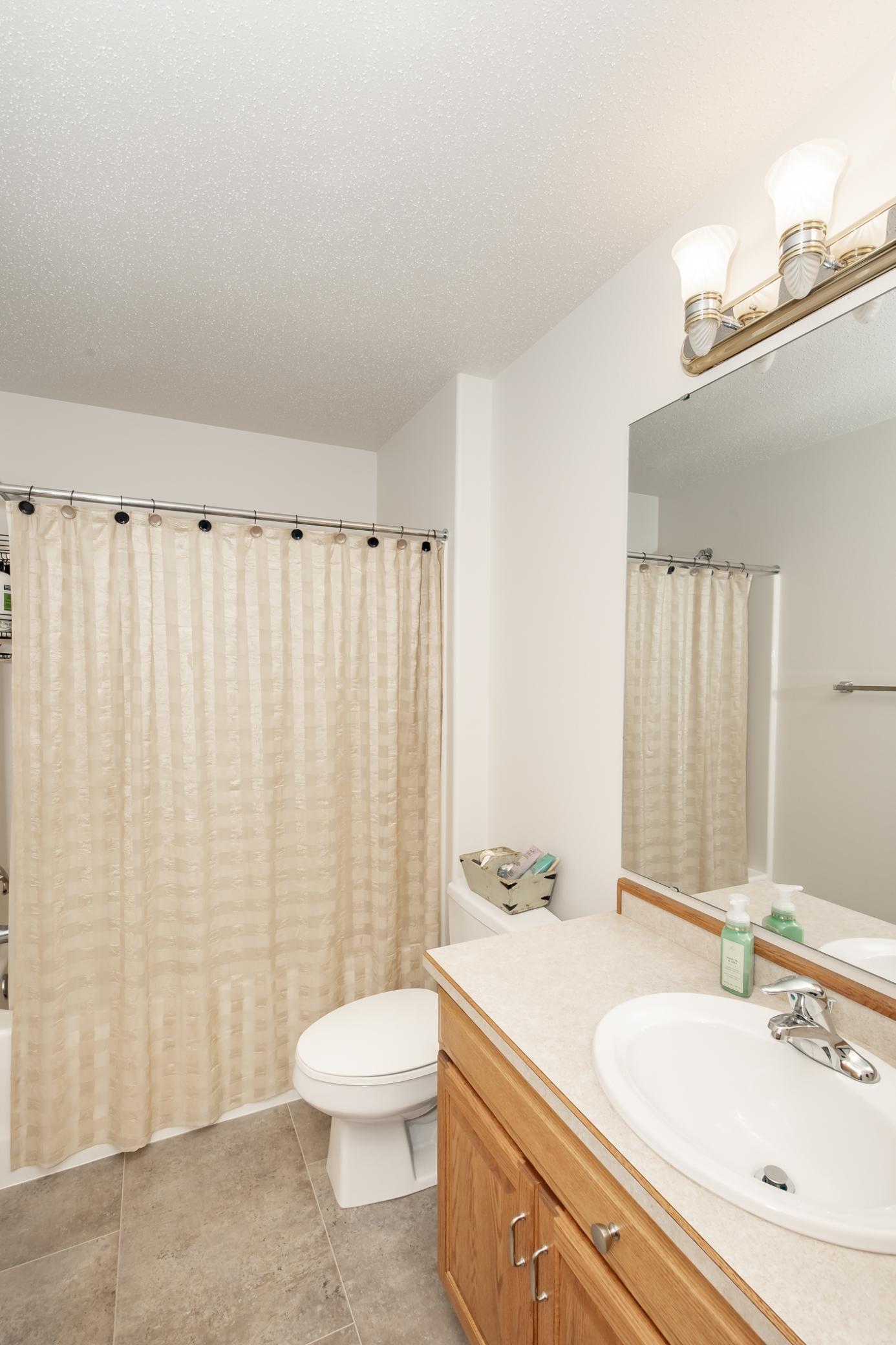 2003 single family home for sale at 1206 47th Avenue N in Fargo, ND — 4 bed, 3 bath (photo 30 of 68)