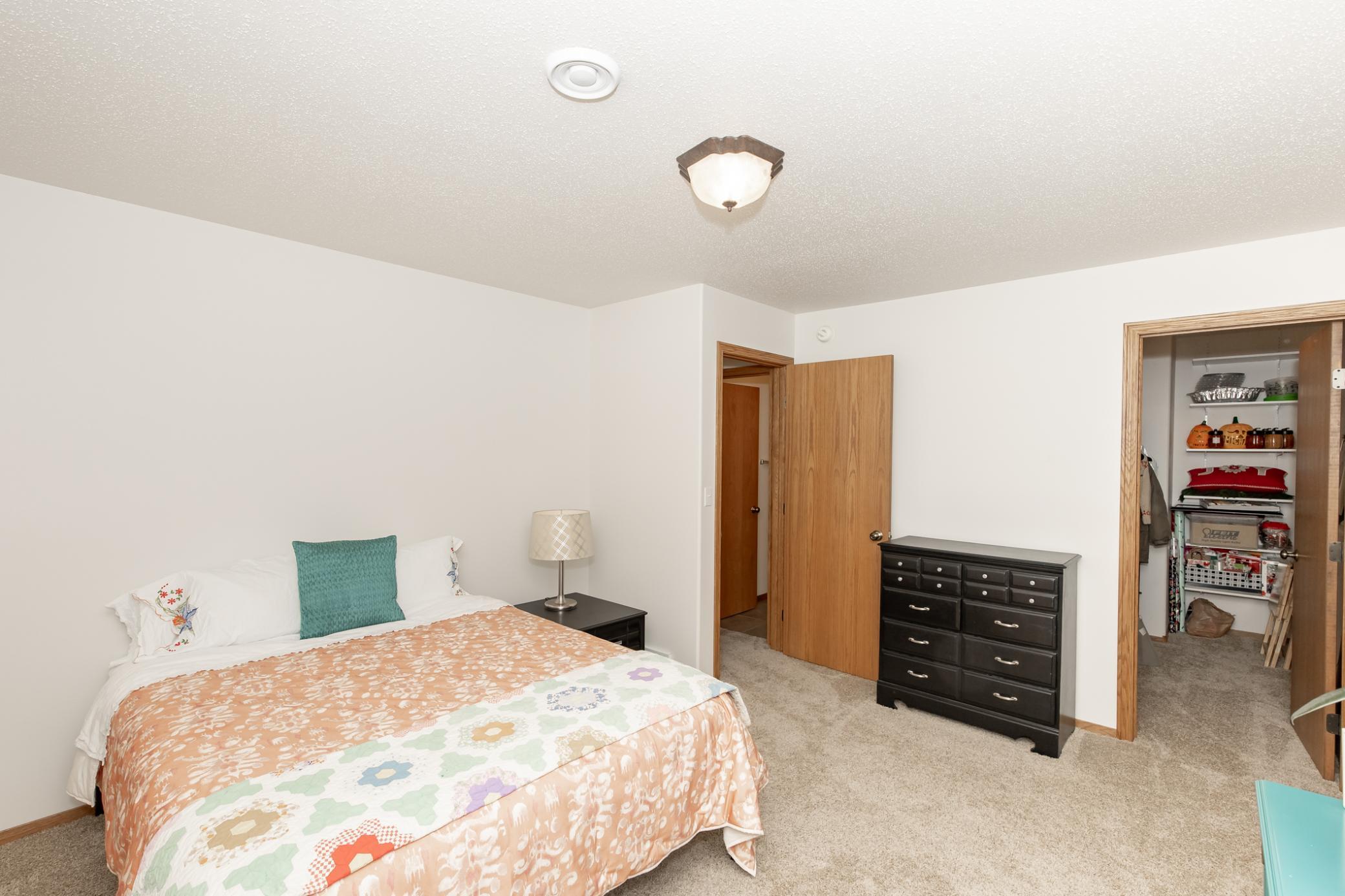 2003 single family home for sale at 1206 47th Avenue N in Fargo, ND — 4 bed, 3 bath (photo 39 of 68)