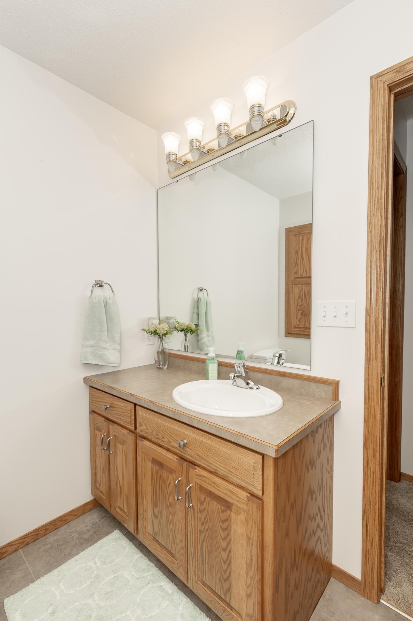 2003 single family home for sale at 1206 47th Avenue N in Fargo, ND — 4 bed, 3 bath (photo 42 of 68)