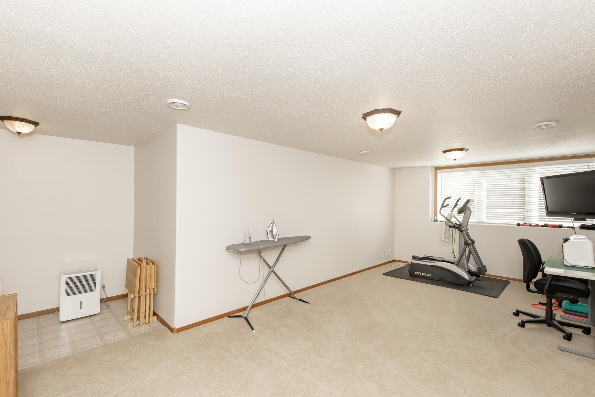 2003 single family home for sale at 1206 47th Avenue N in Fargo, ND — 4 bed, 3 bath (photo 43 of 68)