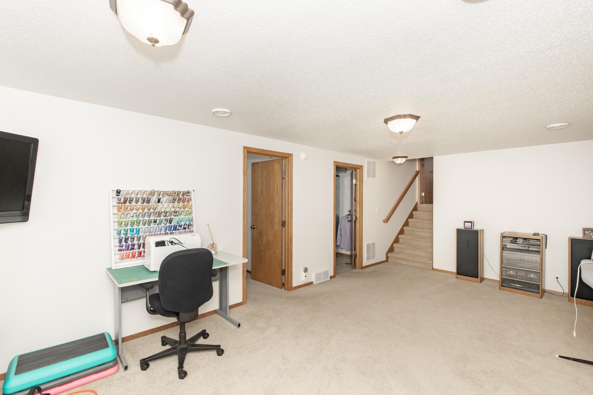 2003 single family home for sale at 1206 47th Avenue N in Fargo, ND — 4 bed, 3 bath (photo 45 of 68)