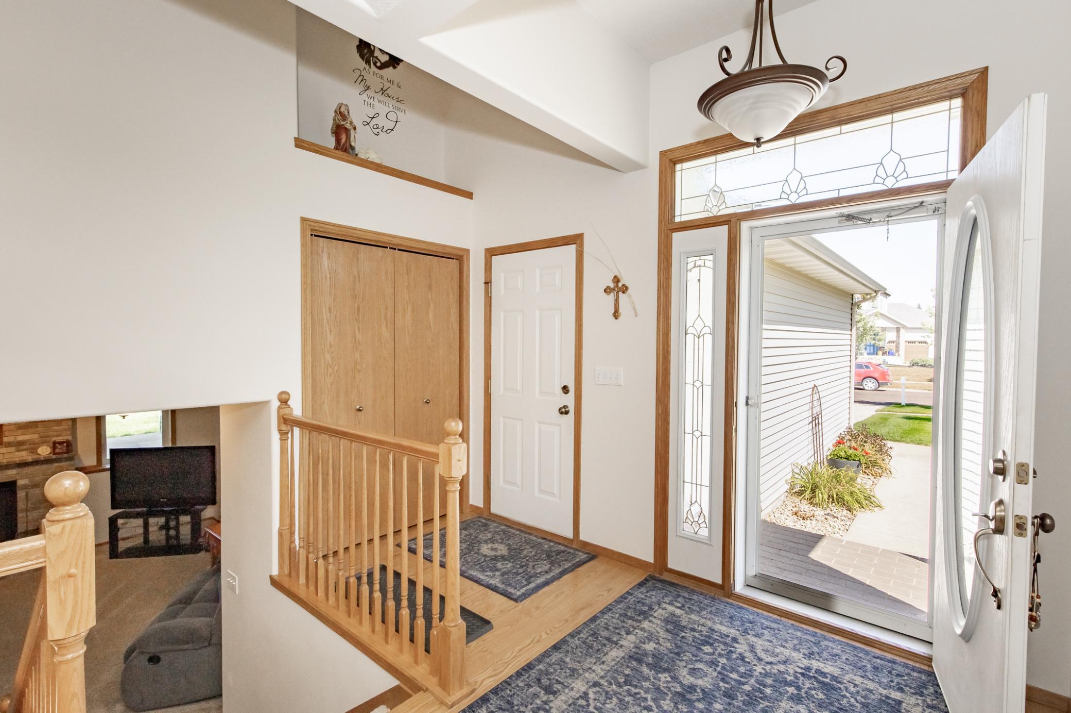 2003 single family home for sale at 1206 47th Avenue N in Fargo, ND — 4 bed, 3 bath (photo 6 of 68)
