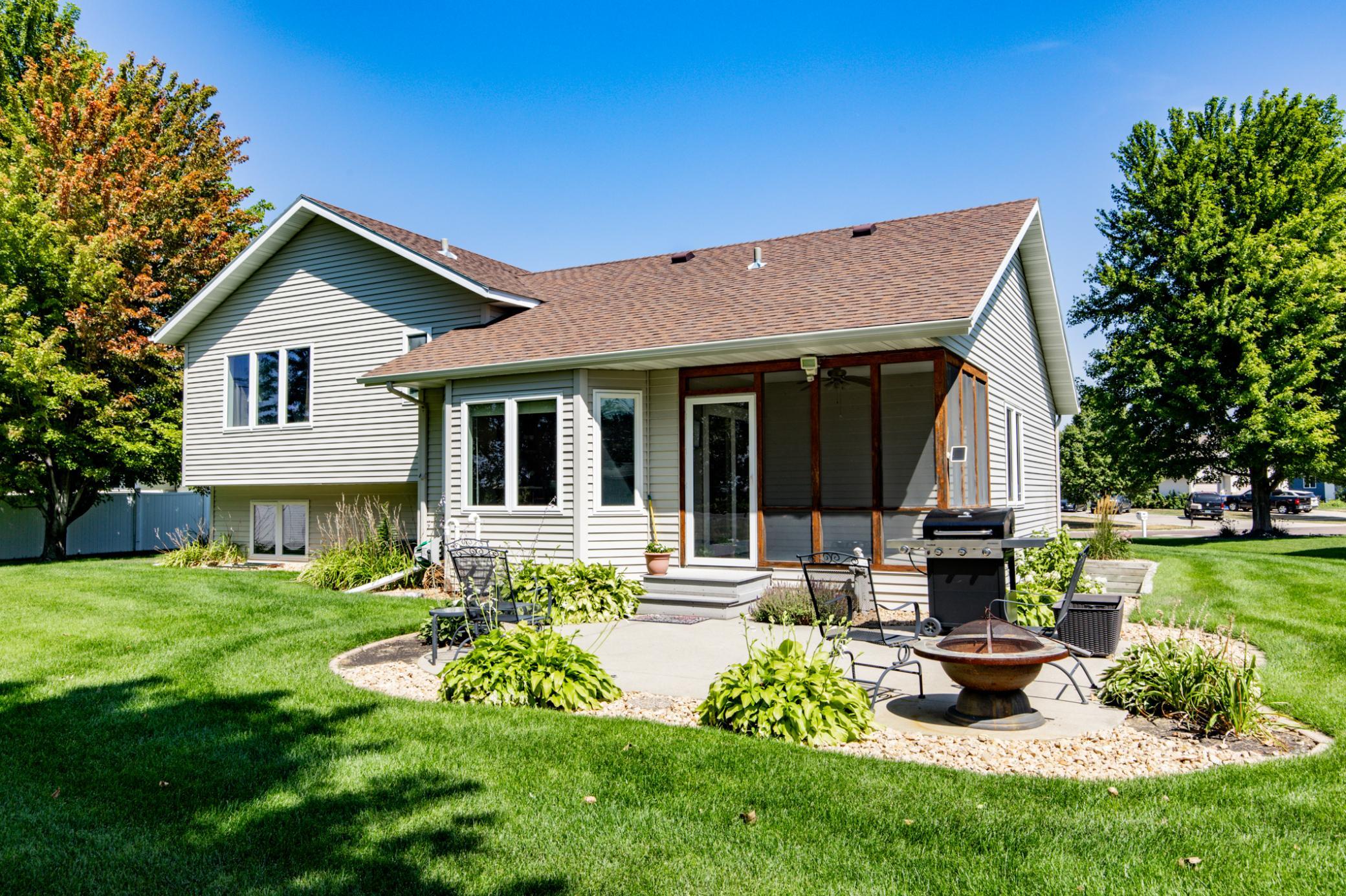 2003 single family home for sale at 1206 47th Avenue N in Fargo, ND — 4 bed, 3 bath (photo 57 of 68)