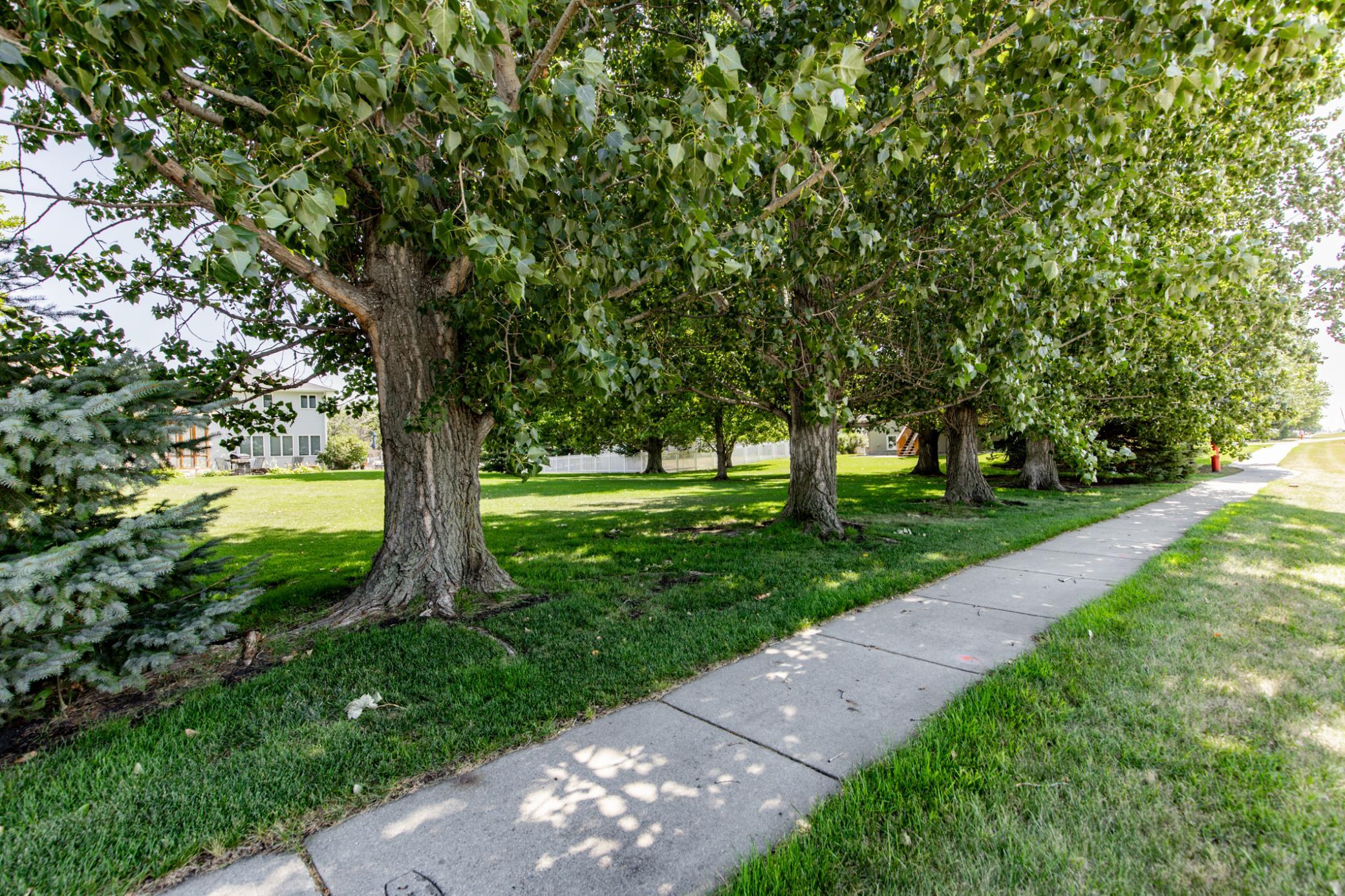 2003 single family home for sale at 1206 47th Avenue N in Fargo, ND — 4 bed, 3 bath (photo 63 of 68)
